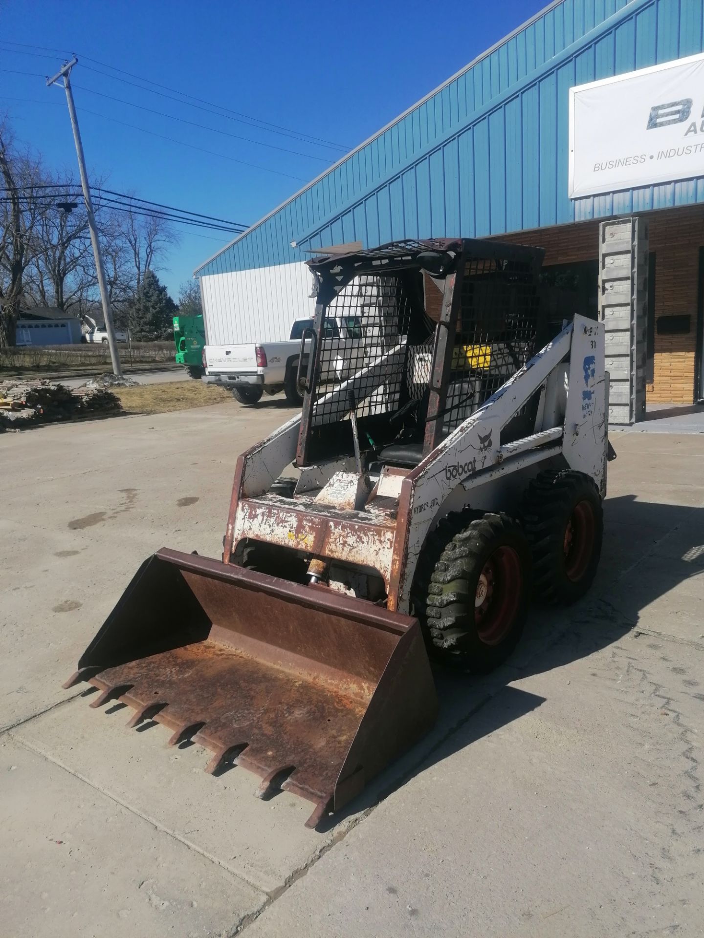 Bobcat Clark 731 Skid Steer, Serial # 5006-M-11959, 3309 Hours. Located in Mt. Pleasant, IA. - Image 4 of 26