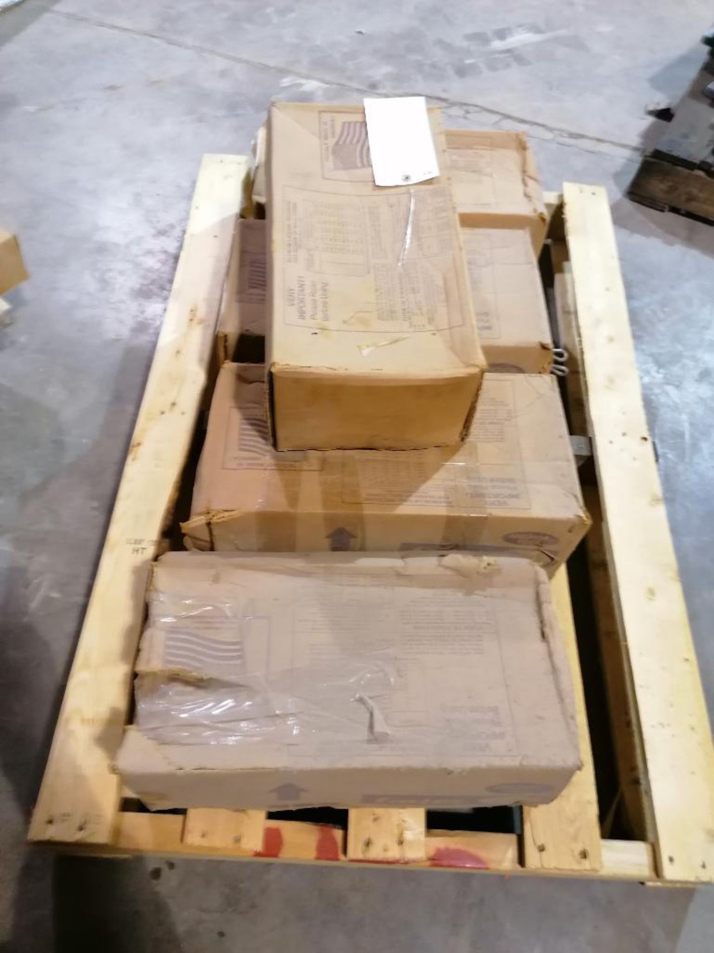 (5) Boxes of Gates 8" Anchor Lock Ties. Located in Ottumwa, IA. - Image 2 of 4