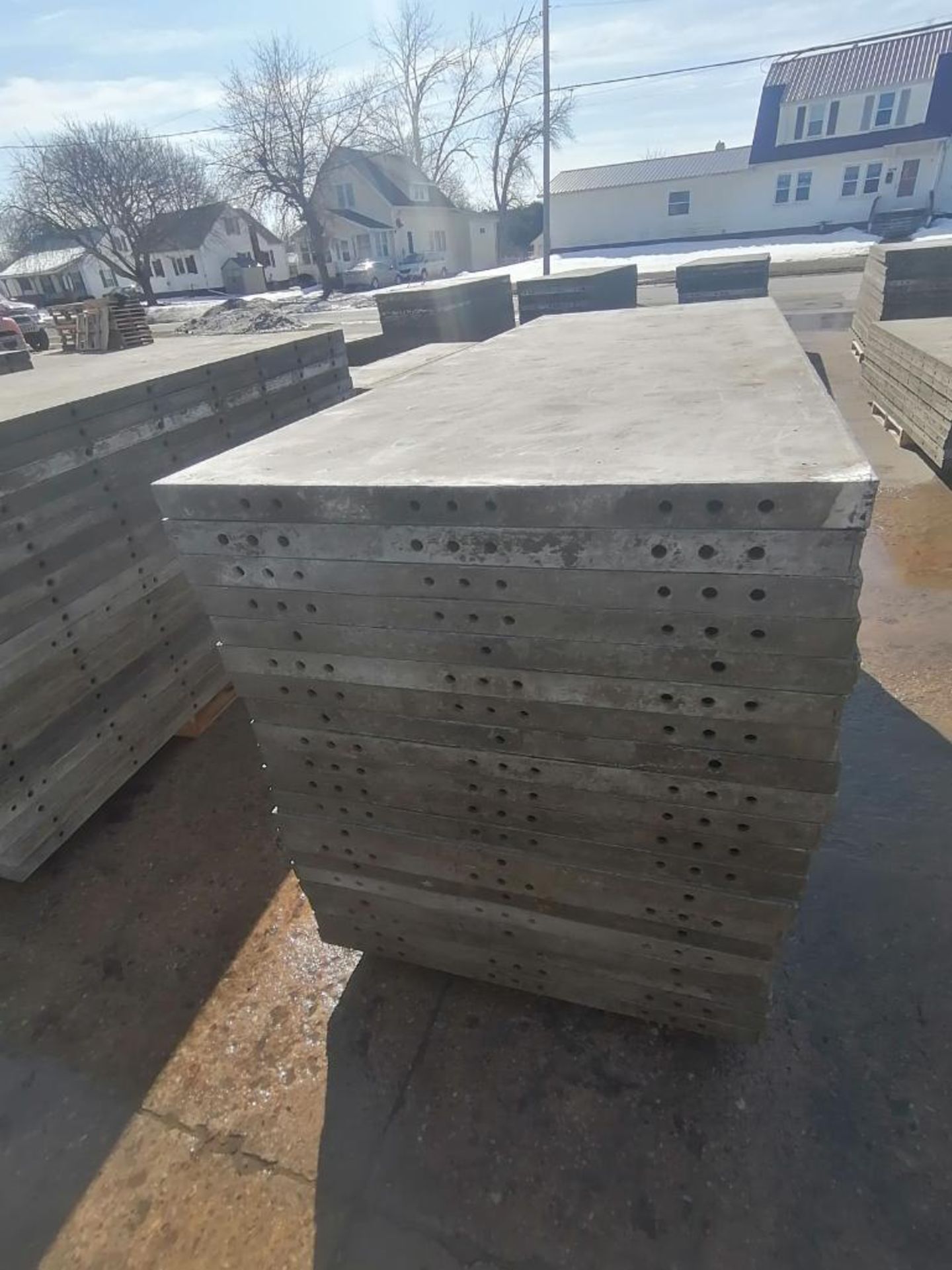 (20) 3' x 8' Wall-Ties Smooth Aluminum Concrete Forms 6-12 Hole Pattern. Located in Mt. Pleasant, - Image 5 of 12