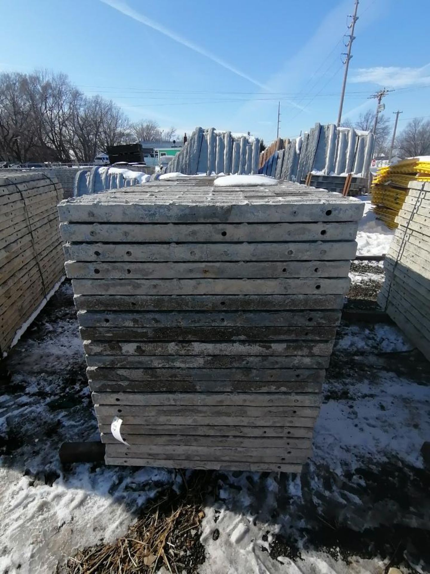 (20) 3' x 8' Wall-Ties Textured Brick Aluminum Concrete Forms 8" Hole Pattern. Located in Des - Image 6 of 8