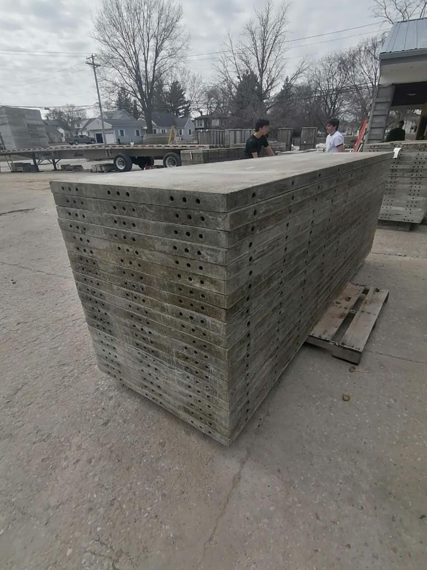 (20) 3' x 10' Wall-Ties Smooth Aluminum Concrete Forms 6-12 Hole Pattern. Located in Mt. Pleasant, - Image 4 of 9