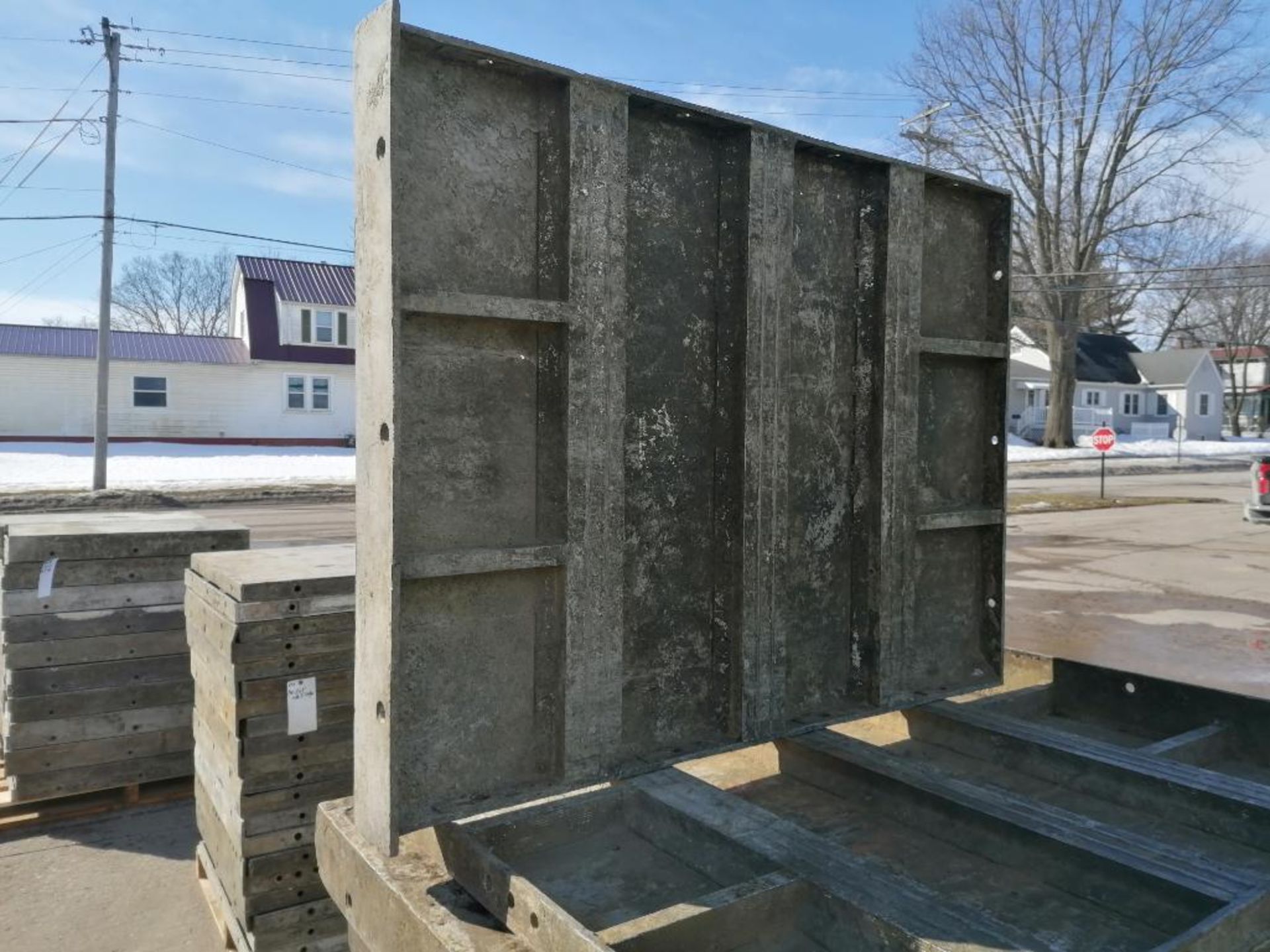 (20) 3' x 4' with 2" Ledge Wall-Ties Smooth Aluminum Concrete Forms 6-12 Hole Pattern. Located in - Image 8 of 9