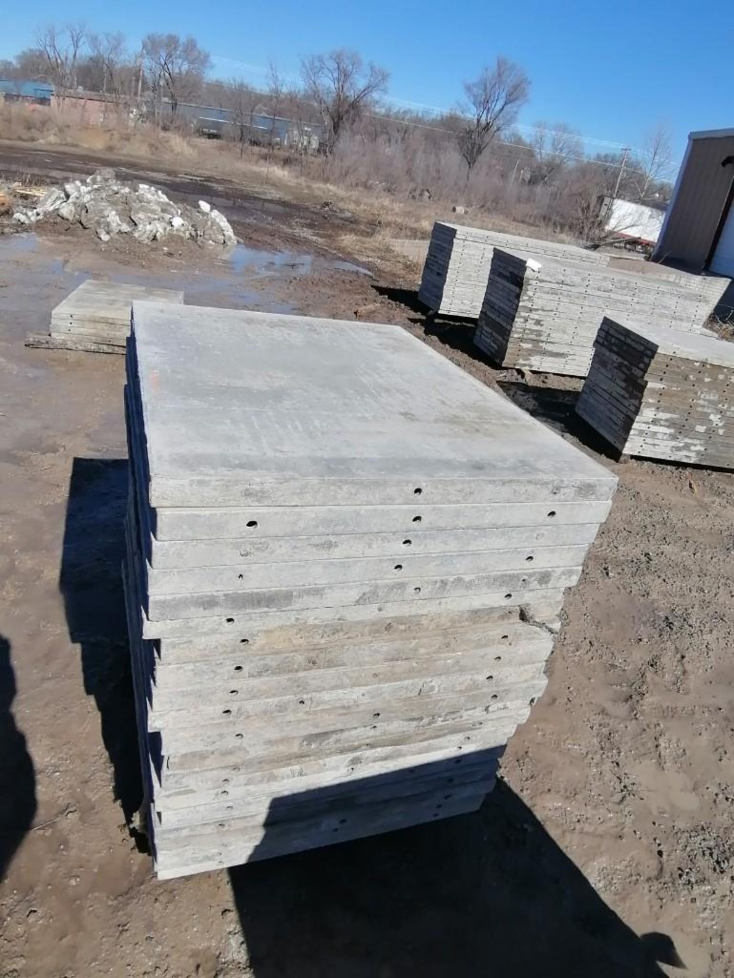 (20) 3' x 4' Wall-Ties Smooth Aluminum Concrete Forms 6-12 Hole Pattern. Located in Ottumwa, IA. - Image 7 of 8