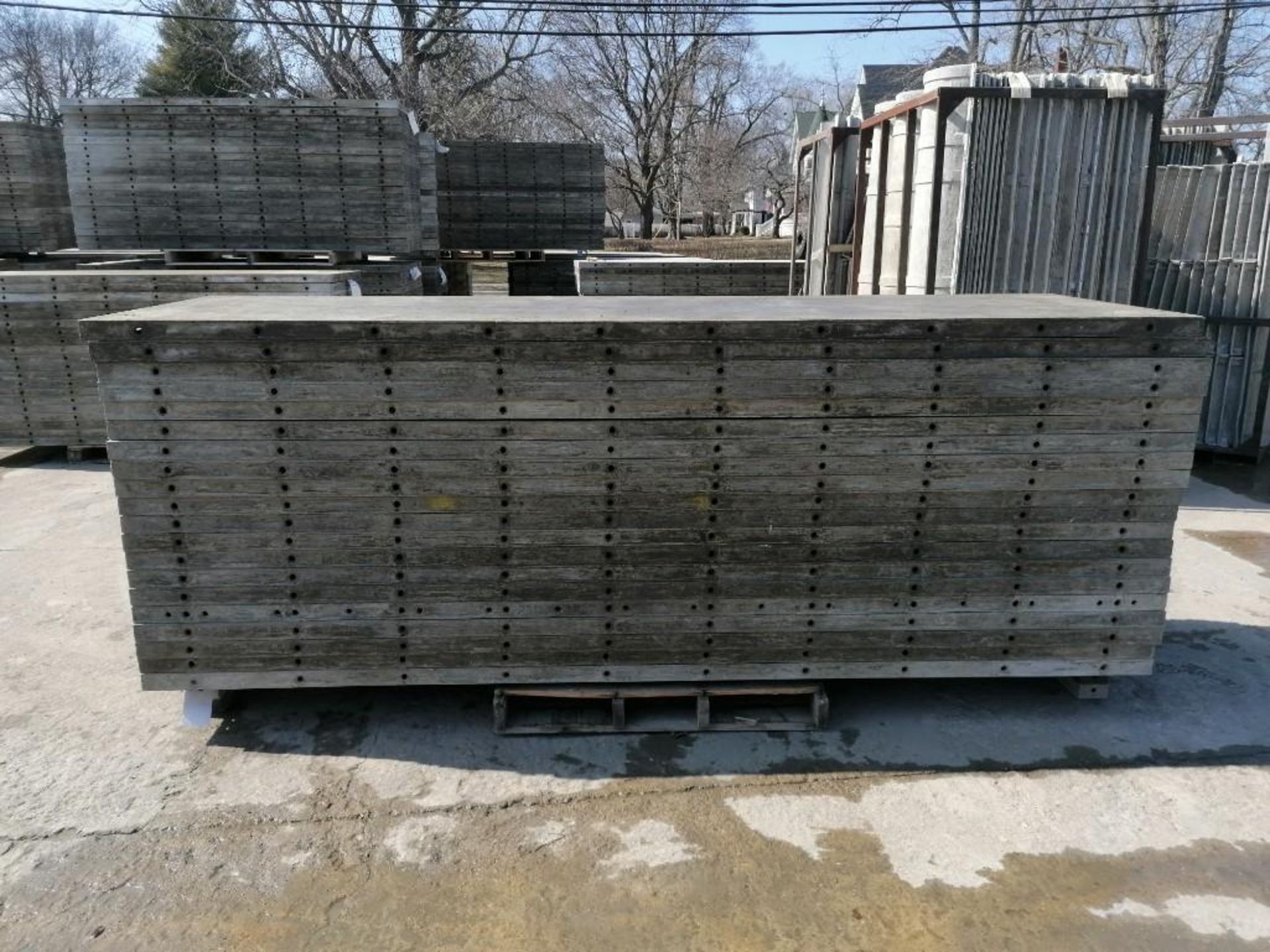 (20) 3' x 10' Wall-Ties Smooth Aluminum Concrete Forms 6-12 Hole Pattern. Located in Mt. Pleasant, - Image 5 of 8
