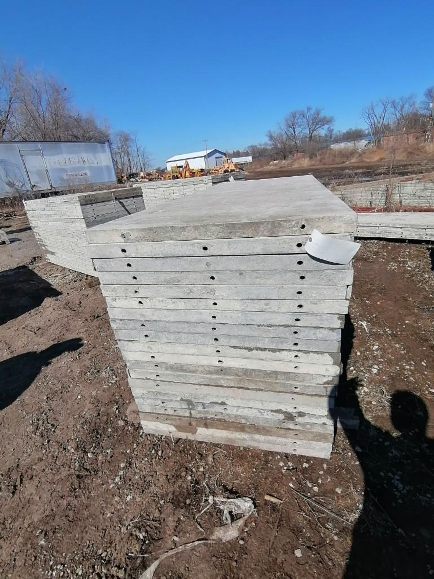 (20) 3' x 8' Wall-Ties Smooth Aluminum Concrete Forms 6-12 Hole Pattern. Located in Ottumwa, IA. - Image 5 of 7
