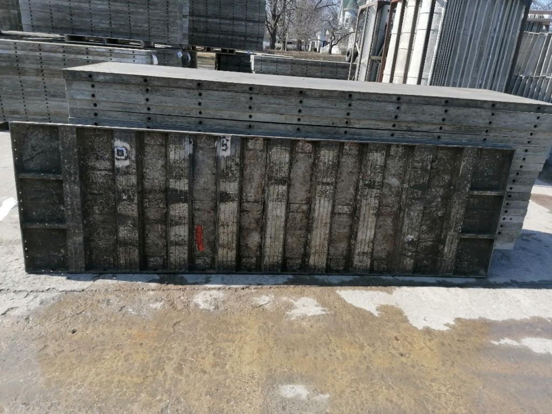 (20) 3' x 10' Wall-Ties Smooth Aluminum Concrete Forms 6-12 Hole Pattern. Located in Mt. Pleasant, - Image 7 of 8
