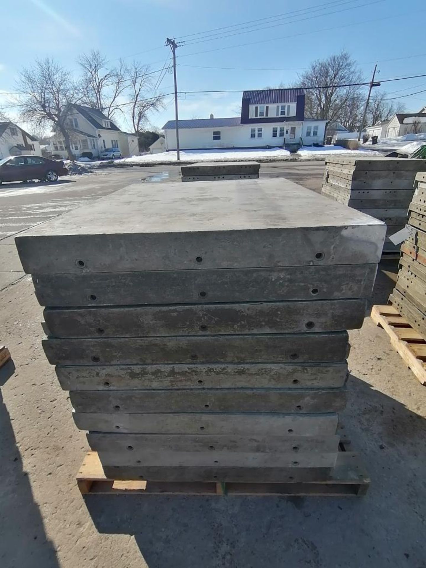 (20) 3' x 4' with 2" Ledge Wall-Ties Smooth Aluminum Concrete Forms 6-12 Hole Pattern. Located in - Image 6 of 8