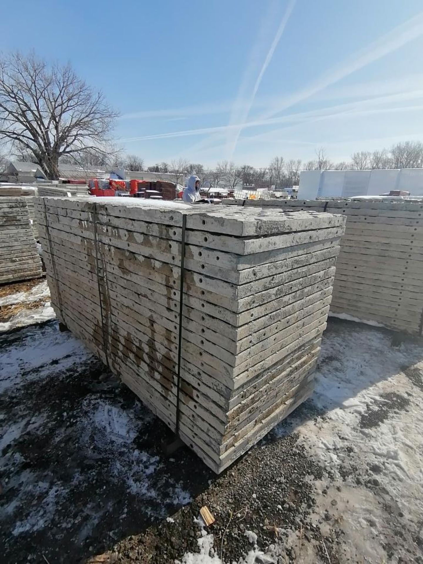 (20) 3' x 8' Wall-Ties Textured Brick Aluminum Concrete Forms 8" Hole Pattern. Located in Des - Image 3 of 8