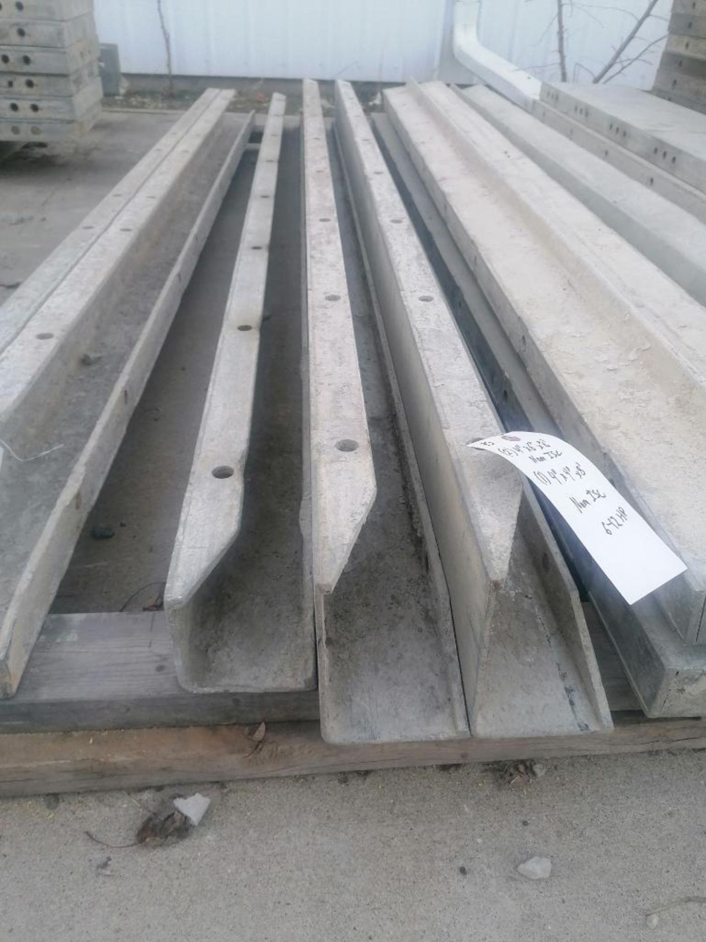 (2) 4" x 6" x 8' & (1) 4" x 4" x 8' Nominal ISC Wall-Ties Smooth Aluminum Concrete Forms 6-12 Hole