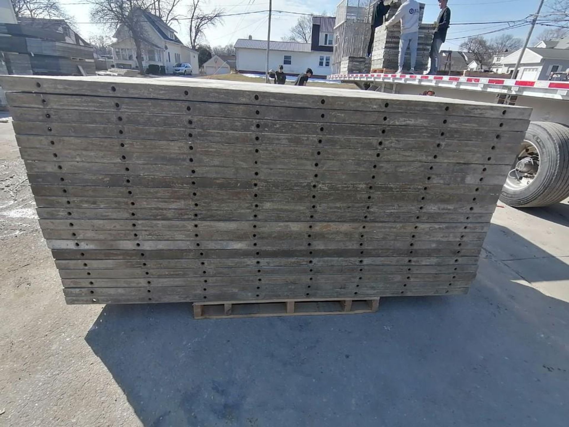 (20) 3' x 8' Wall-Ties Smooth Aluminum Concrete Forms 6-12 Hole Pattern. Located in Mt. Pleasant, - Image 7 of 10