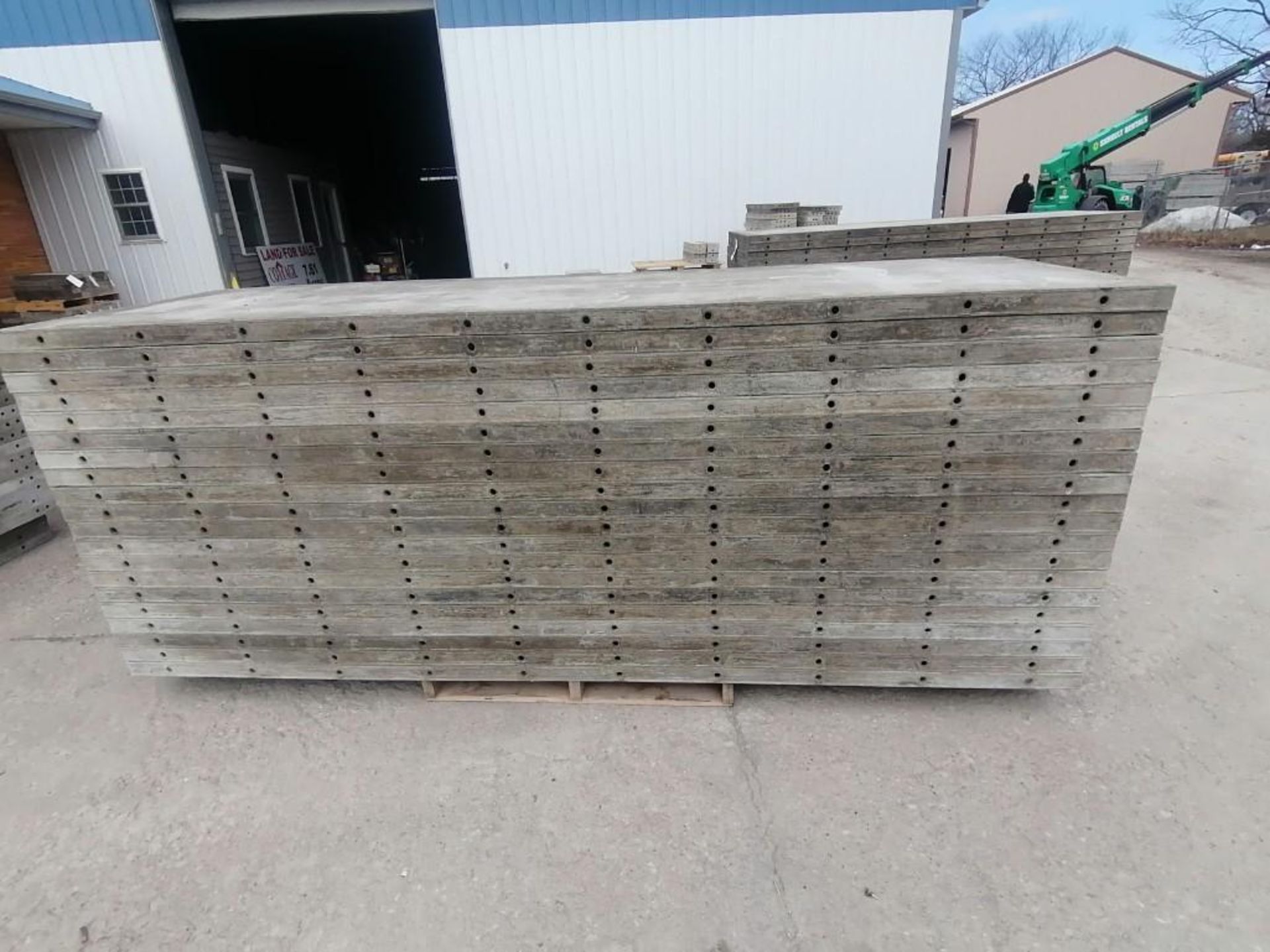 (20) 3' x 10' Wall-Ties Smooth Aluminum Concrete Forms 6-12 Hole Pattern. Located in Mt. Pleasant, - Image 6 of 9