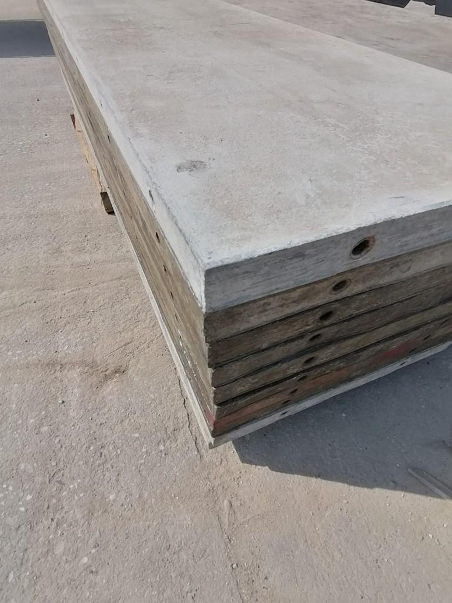 (20) 2' x 9' Laydowns Wall-Ties Smooth Aluminum Concrete Forms 6-12 Hole Pattern. Located in Mt. - Image 7 of 9