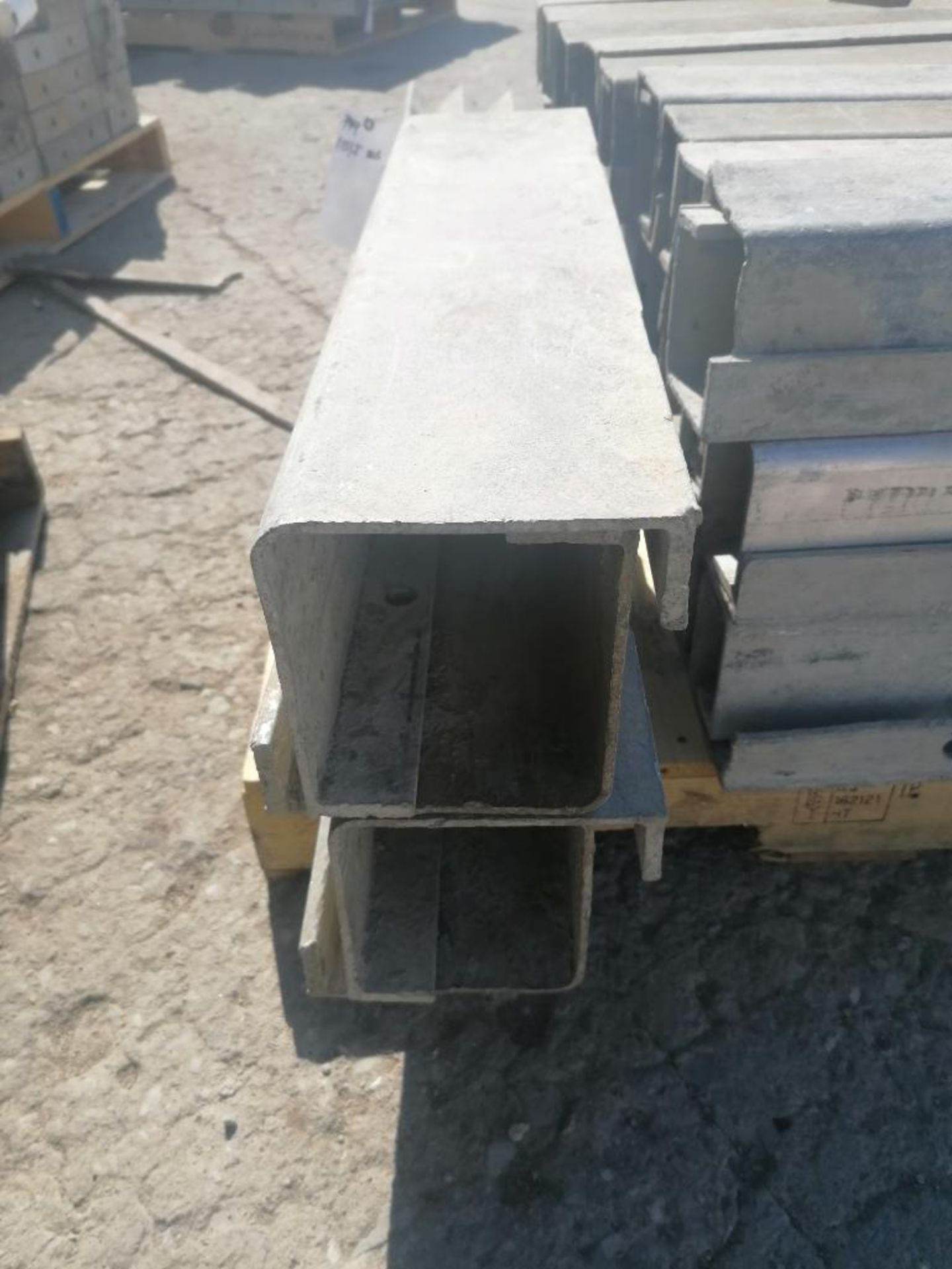 (20) 4" x 4" x 2' & (4) 6" x 6" x 2' Full ISC Wall-Ties Smooth Aluminum Concrete Forms 6-12 Hole - Image 6 of 6