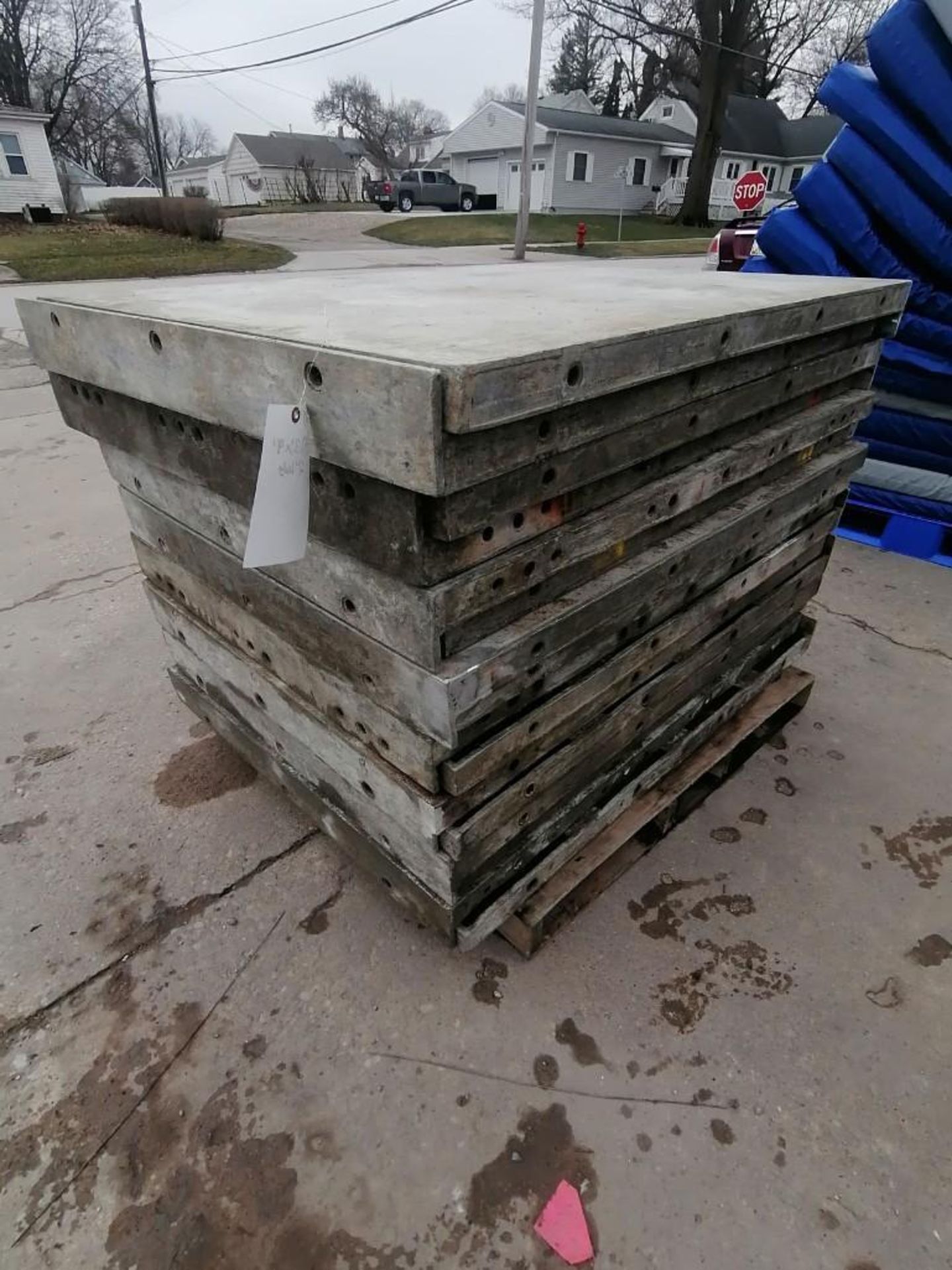 (16) 3' x 4' with 2" Ledge Wall-Ties Smooth Aluminum Concrete Forms 6-12 Hole Pattern. Located in