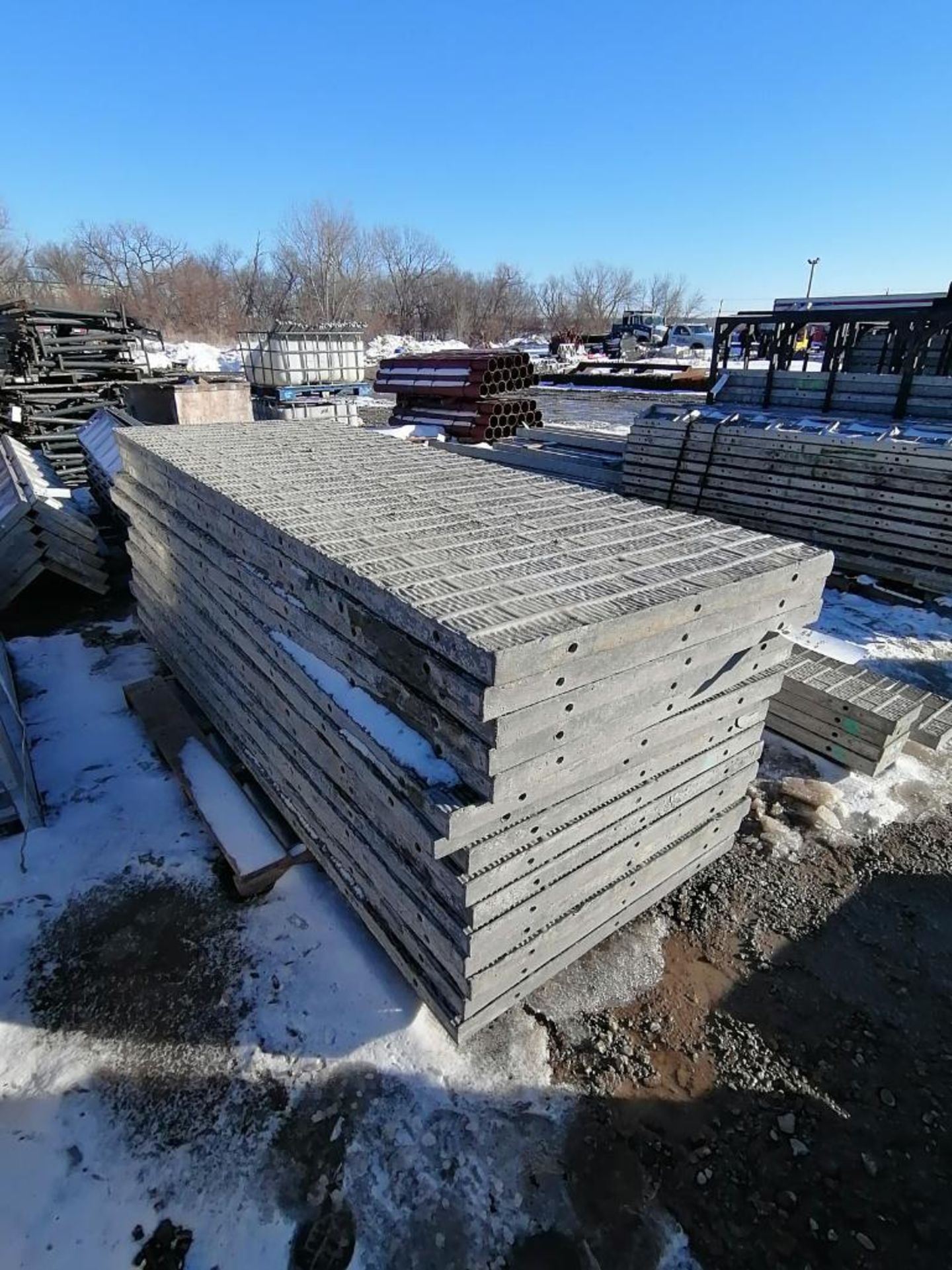 (15) 3' x 8' Wall-Ties VertiBrick Aluminum Concrete Forms 6-12 Hole Pattern. Located in Lincoln,