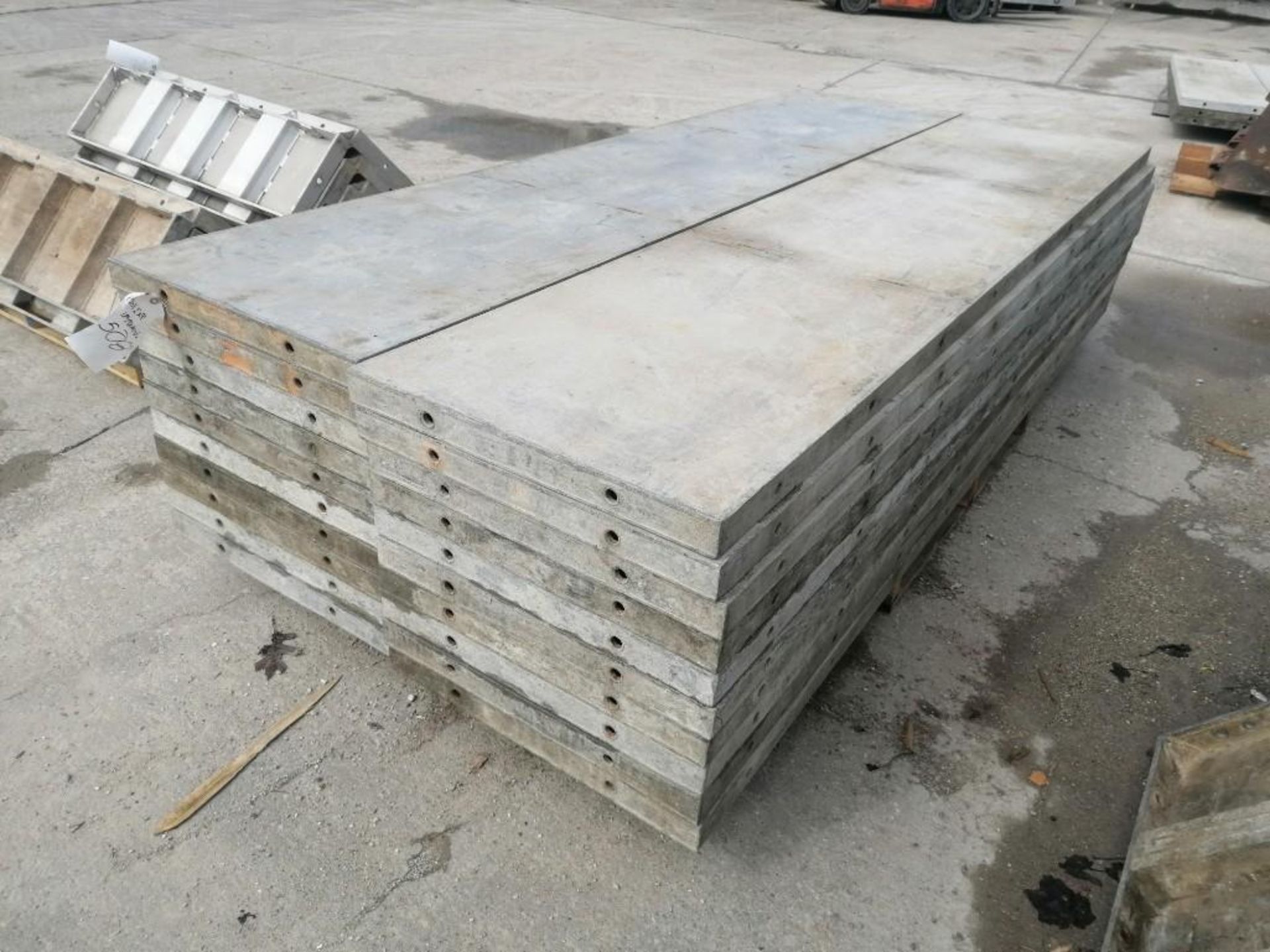 (20) 2' x 9' Laydowns Wall-Ties Smooth Aluminum Concrete Forms 6-12 Hole Pattern. Located in Mt. - Image 2 of 7