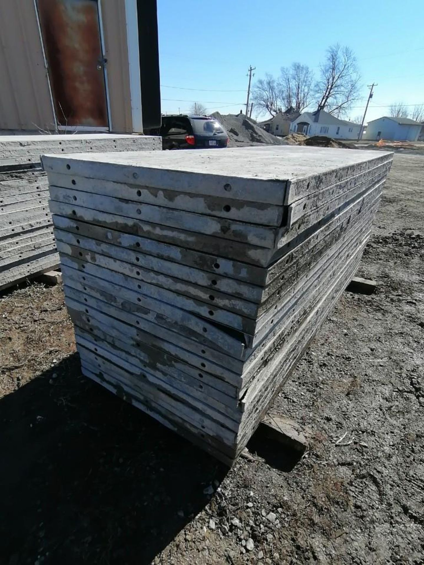 (20) 3' x 8' Wall-Ties Smooth Aluminum Concrete Forms 6-12 Hole Pattern. Located in Ottumwa, IA. - Image 4 of 7