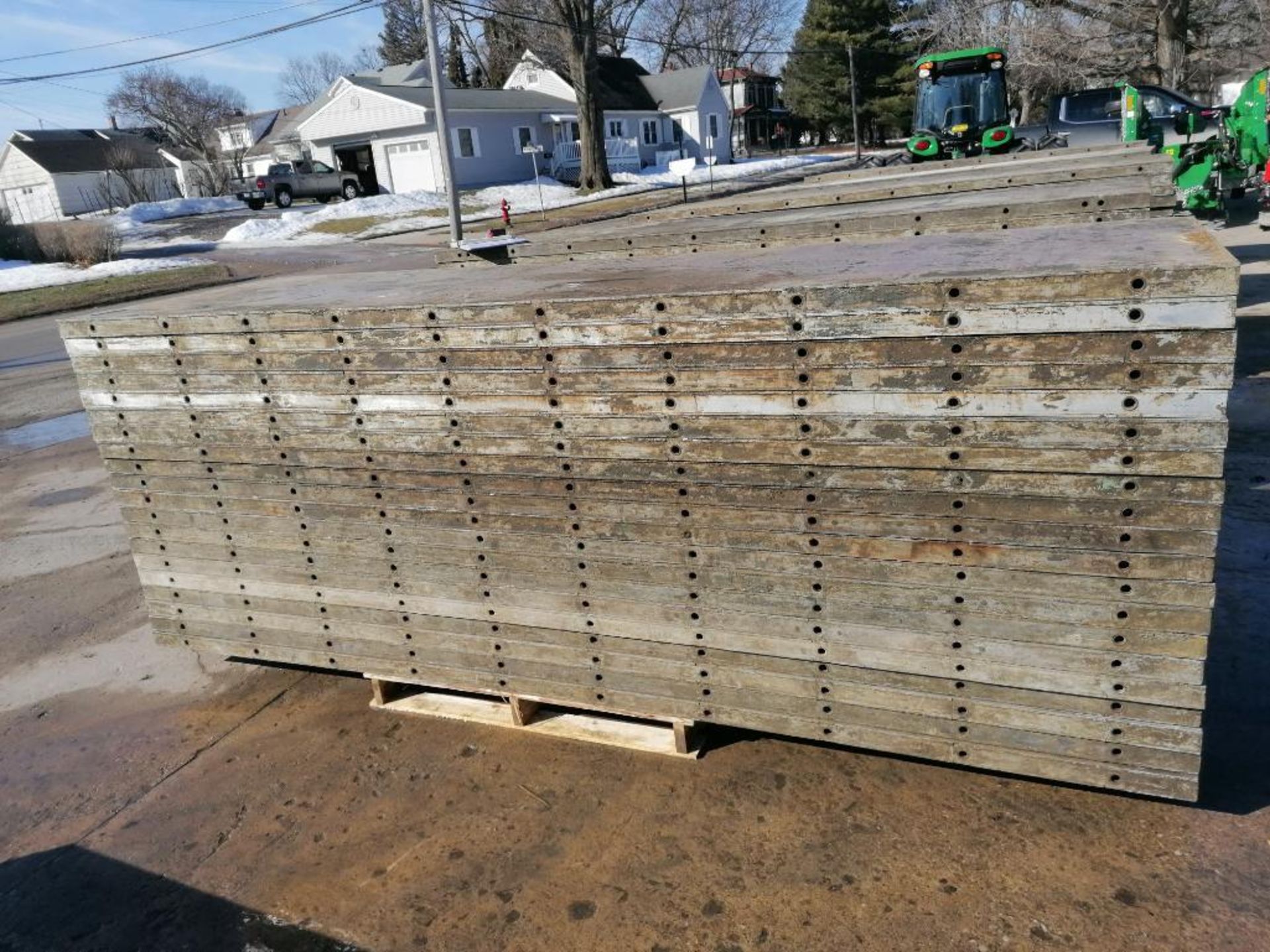 (20) 3' x 10' Wall-Ties Smooth Aluminum Concrete Forms 6-12 Hole Pattern. Located in Mt. Pleasant, - Image 6 of 11