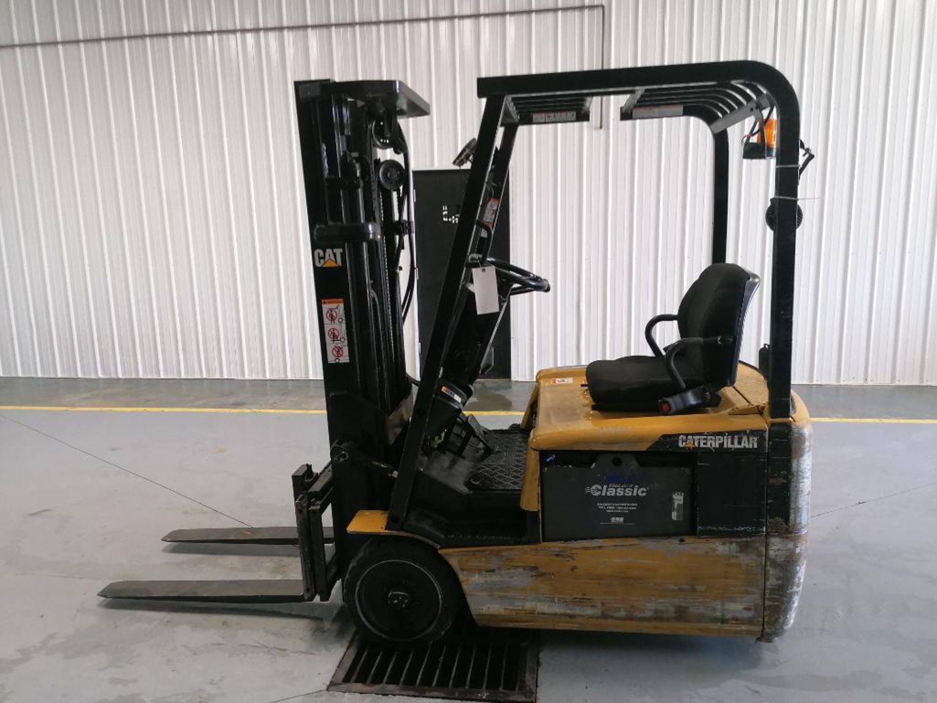 (1) Caterpillar EP16KT Forklift, Serial #ETB4B01714, 36V withÊ(1) C&D Industrial Forklift Battery - Image 3 of 30