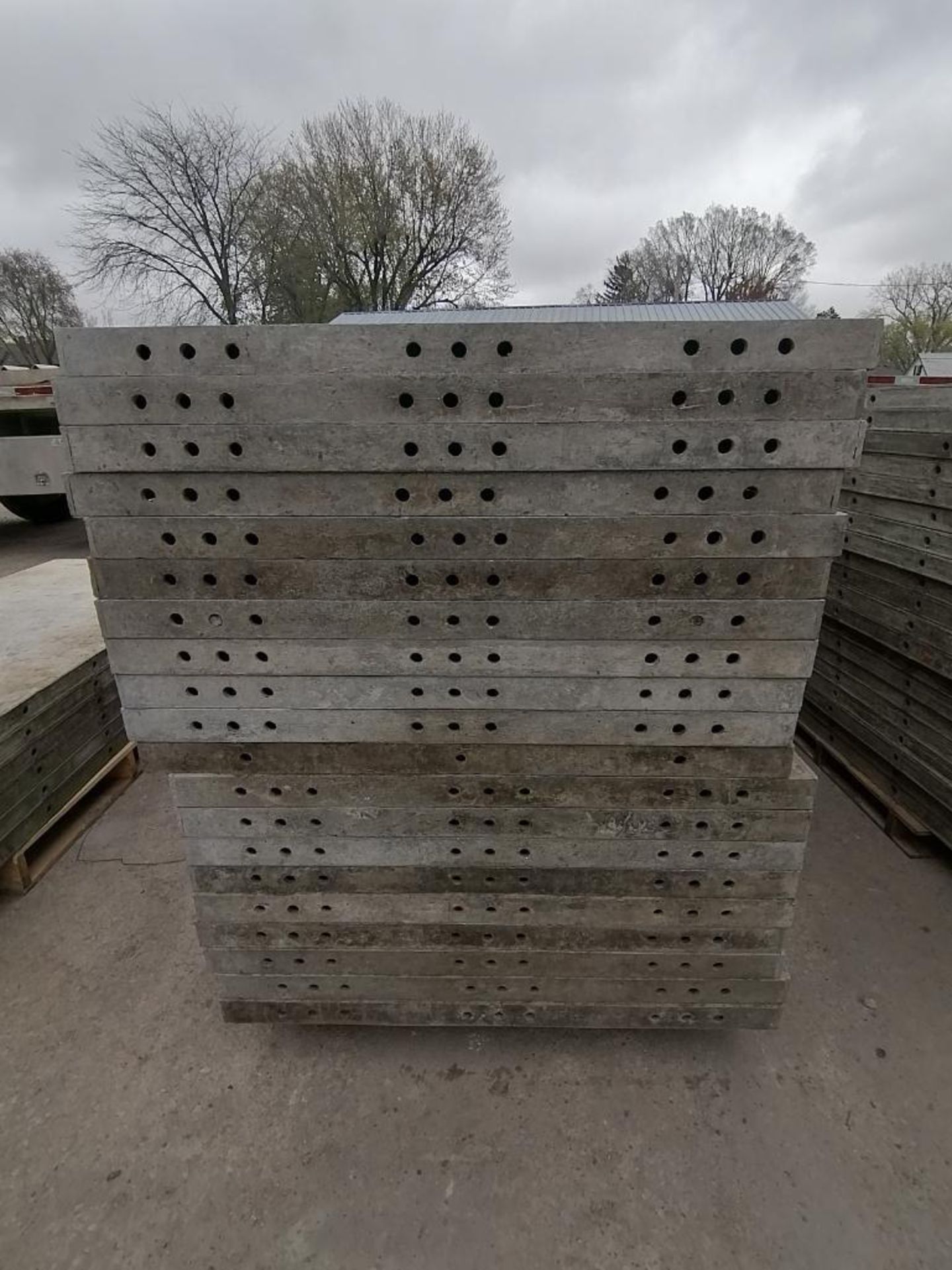 (20) 3' x 8' Wall-Ties Smooth Aluminum Concrete Forms 6-12 Hole Pattern. Located in Mt. Pleasant, - Image 6 of 10