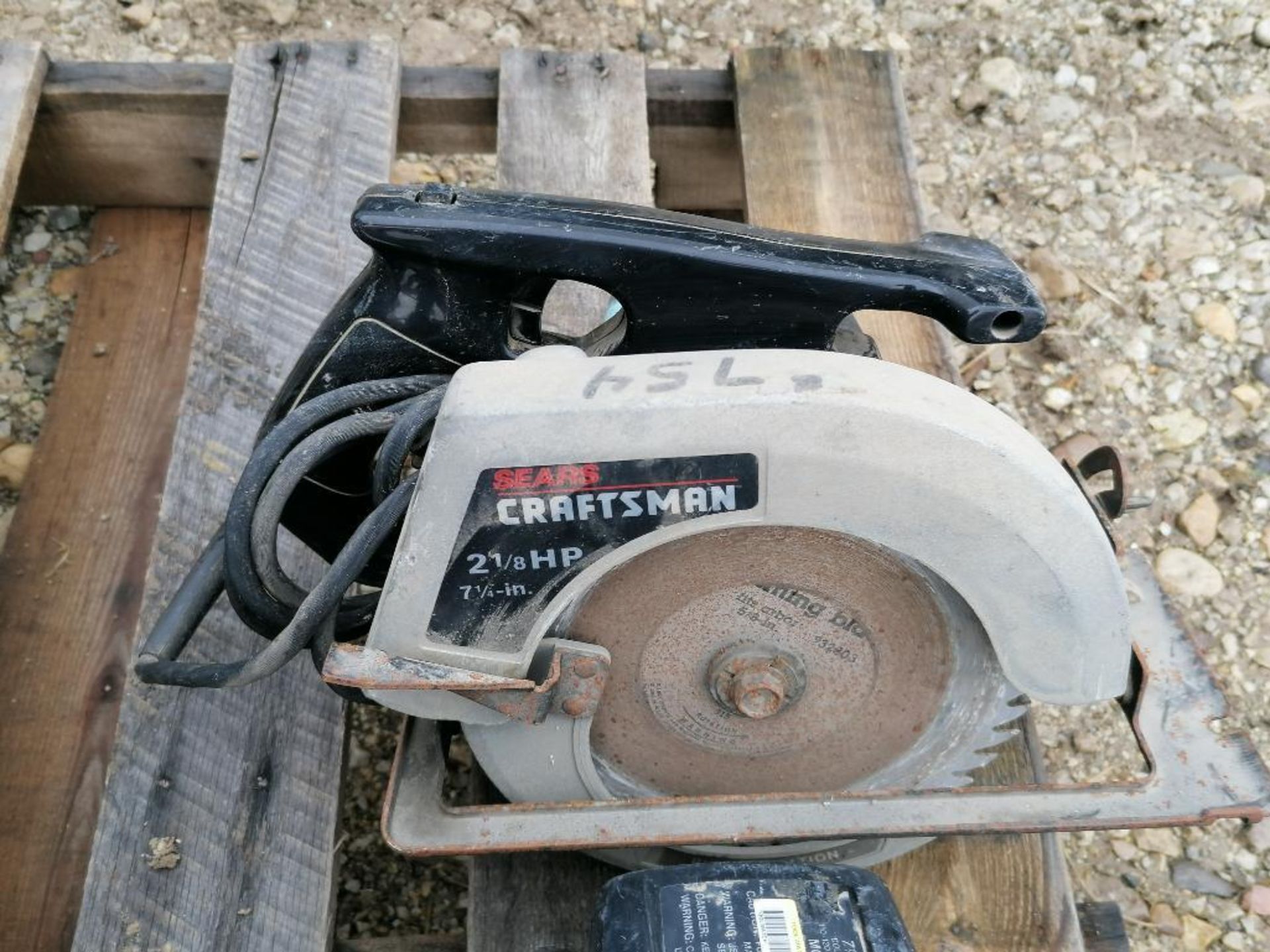 (5) Craftsman 2 1/8 HP, 7 1/4 " Circular Saw. Located in Waukegan, IL. - Image 4 of 8