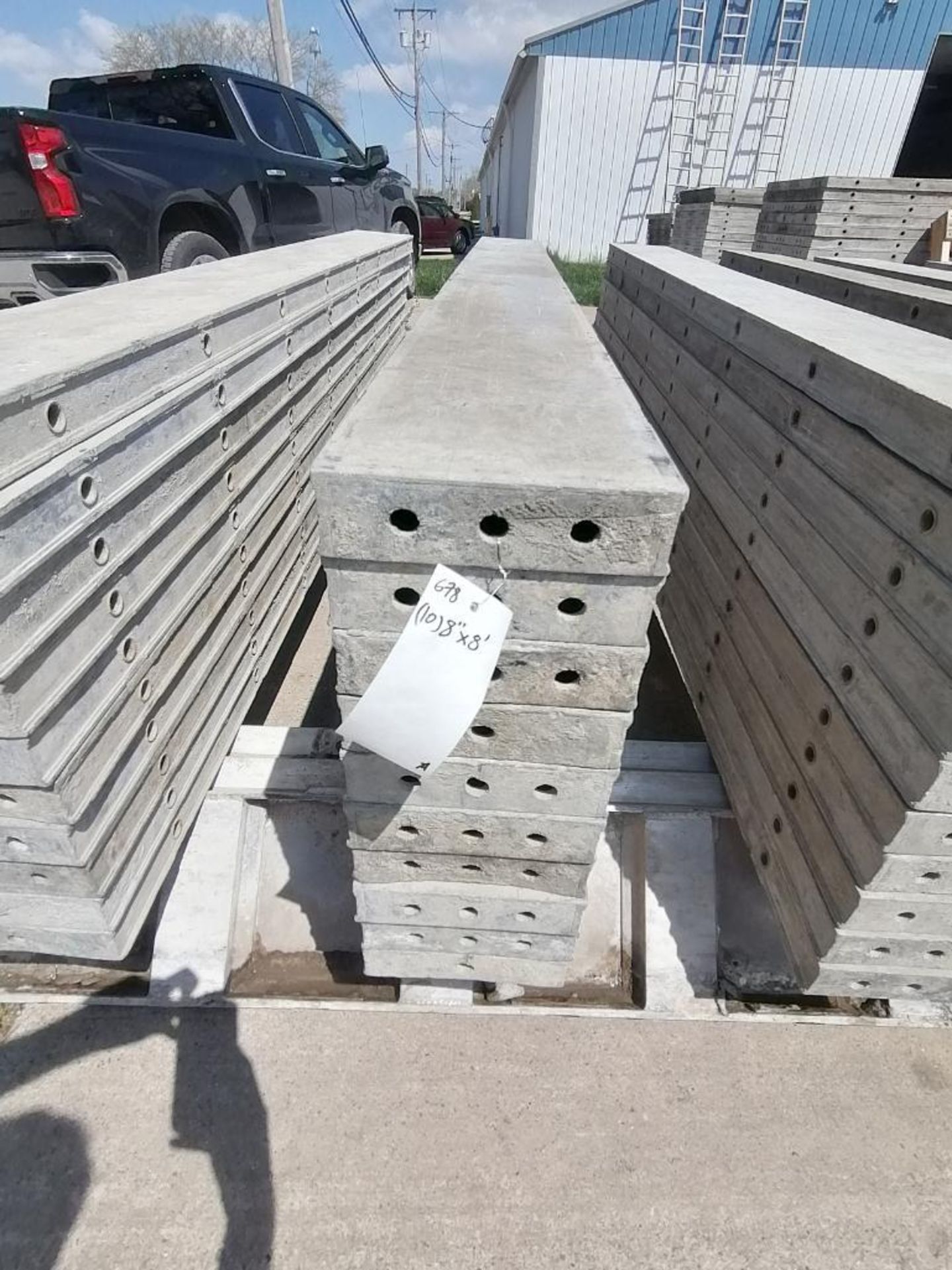 (10) 8" x 8' Wall-Ties Smooth Aluminum Concrete Forms 6-12 Hole Pattern. Located in Mt. Pleasant, - Bild 2 aus 5