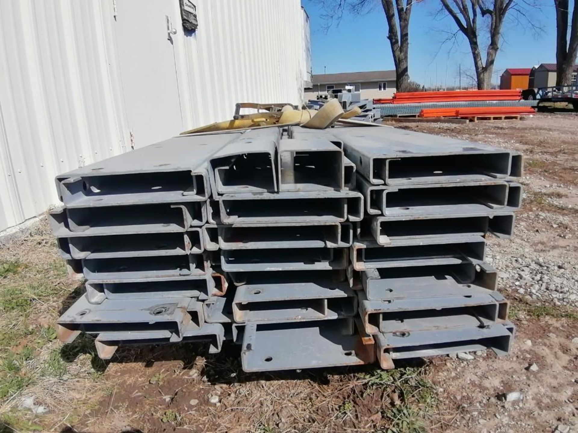 (20) 15' x 9 1/2" x 4" Upright Cantilever Rack, (40) 5' 1" Legs, (50) 4' Arms & (3) Buckets of - Image 19 of 26
