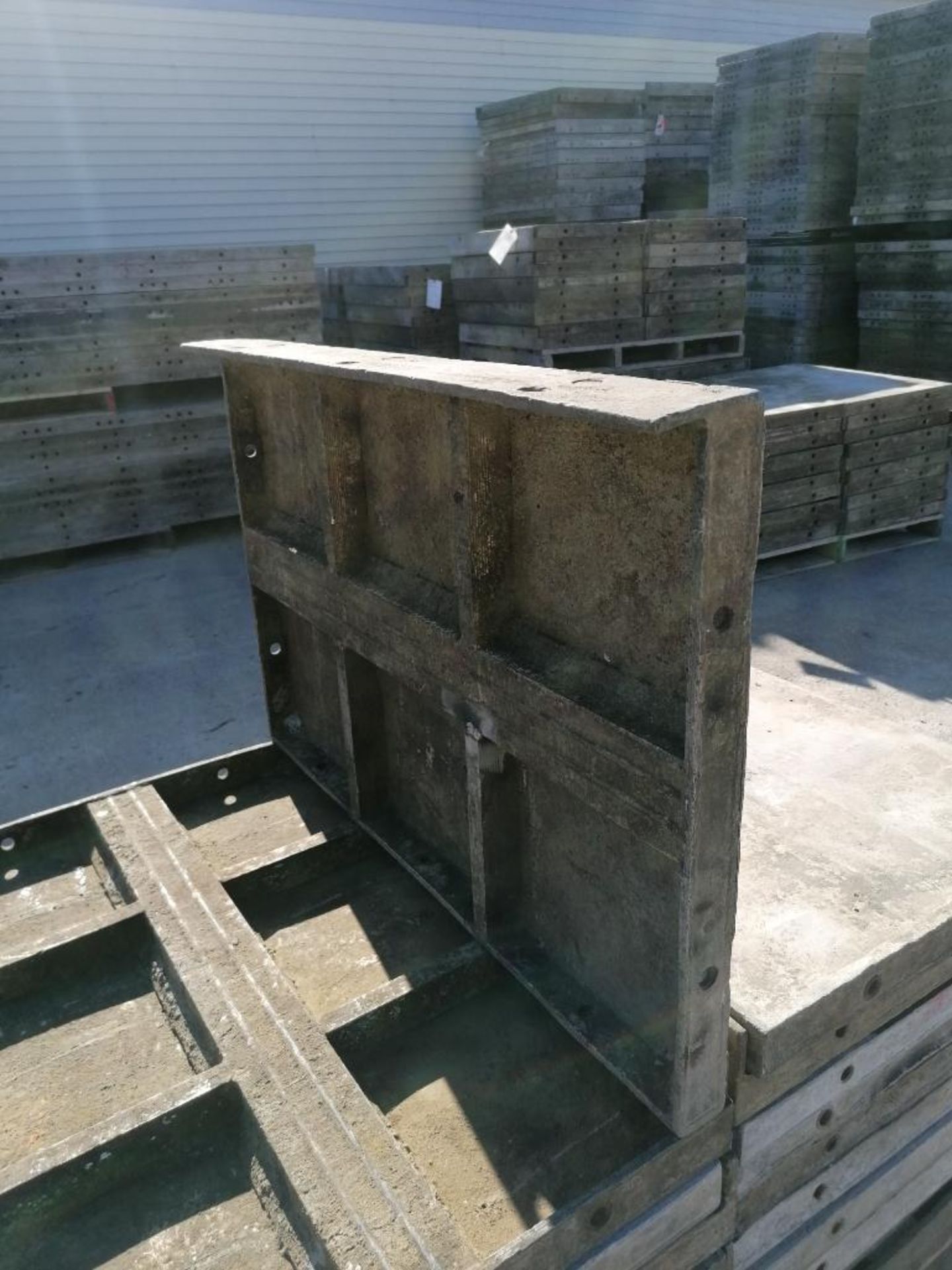 (20) 3' x 2' with 2" Ledge Wall-Ties Smooth Aluminum Concrete Forms 6-12 Hole Pattern. Located in - Image 7 of 7