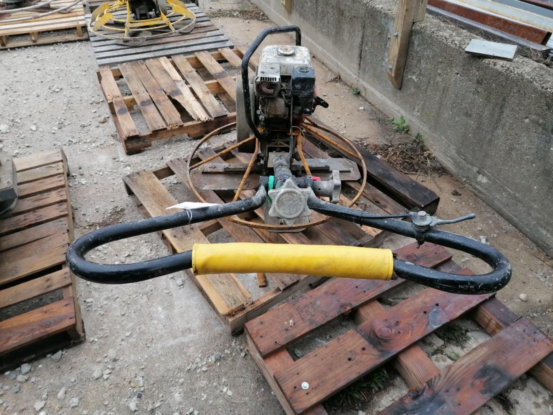 (1) 36" Wacker Neuson CT36A Walk-Behind Trowel, Serial #623501296 with Honda GX 140 5.0 HP Engine. - Image 8 of 11