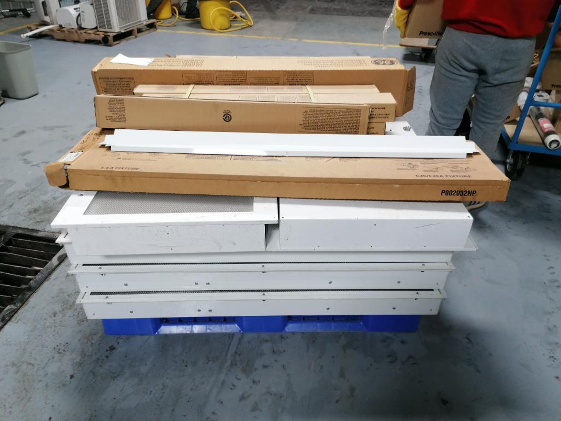 (8) 2' x 4' Industrial & Commercial Panel Lights & (10) Boxes of Tube Lights. Located in Mt. - Image 4 of 15