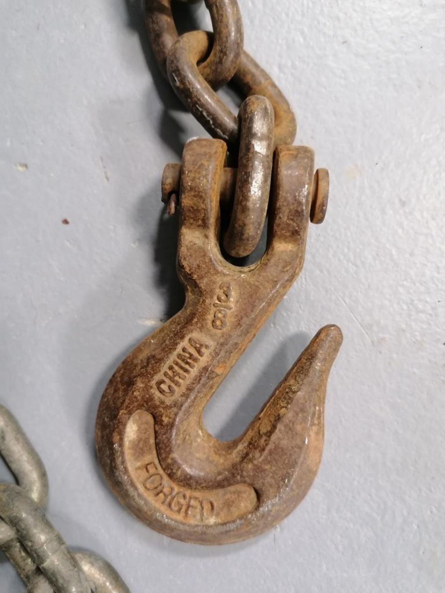 (5) 3/8" x 3' Chains with Hooks. Located in Mt. Pleasant, IA. - Image 10 of 10