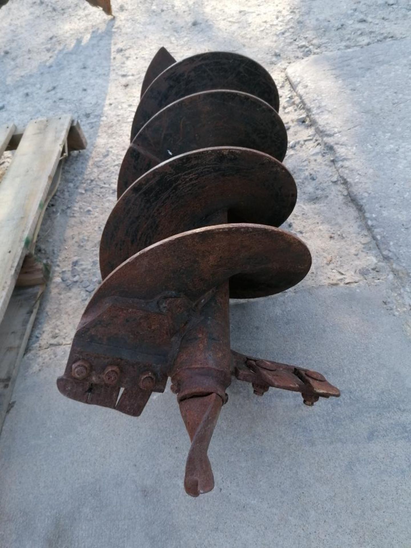 (1) 16" Auger Bit. Located in Mt. Pleasant, IA. - Image 4 of 4