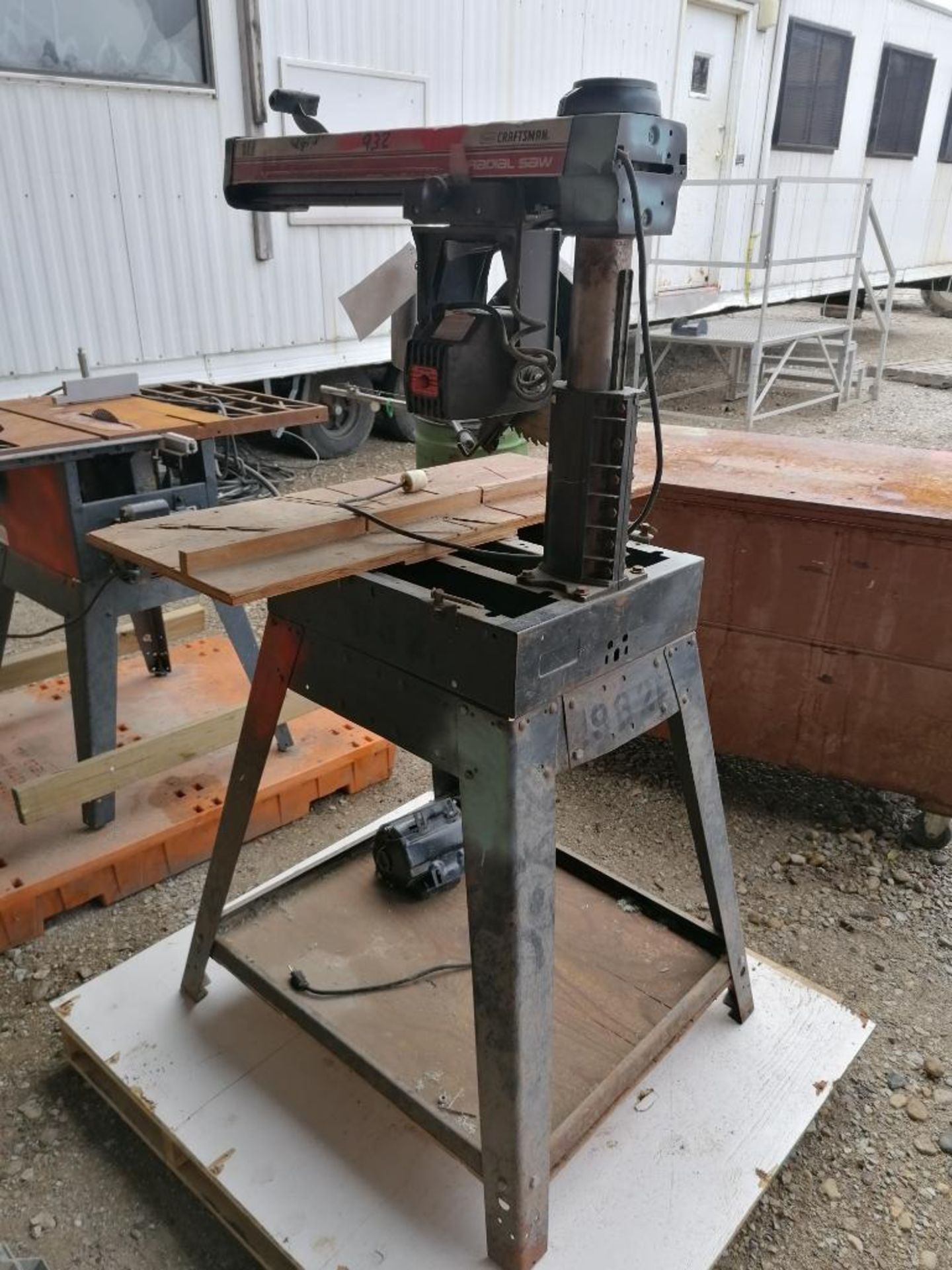 (1) Craftsman 10 inch SawStop Radial Saw. Located in Waukegan, IL. - Image 2 of 7