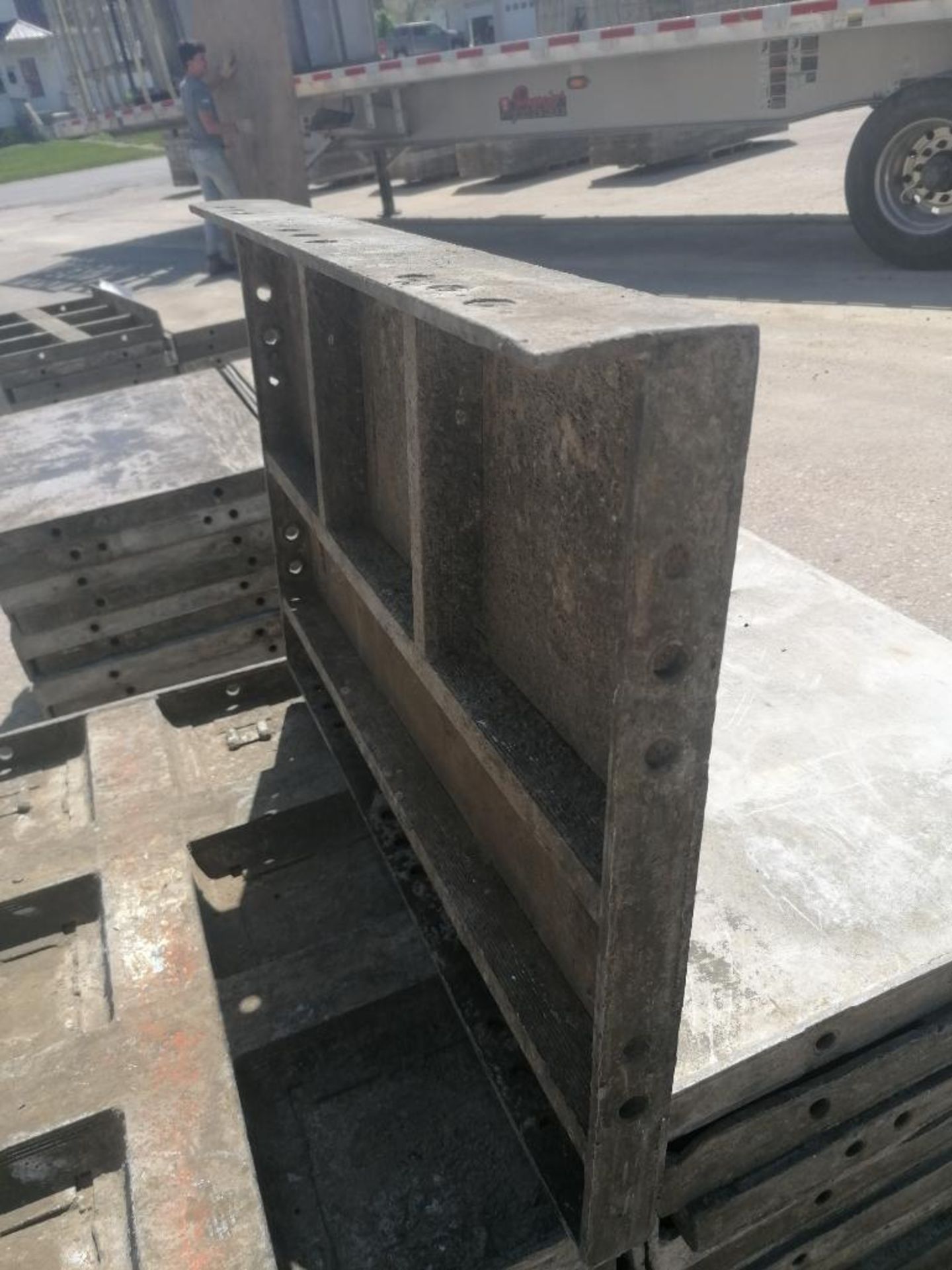 (20) 3' x 2' with 2" Ledge Wall-Ties Smooth Aluminum Concrete Forms 6-12 Hole Pattern. Located in - Image 8 of 8