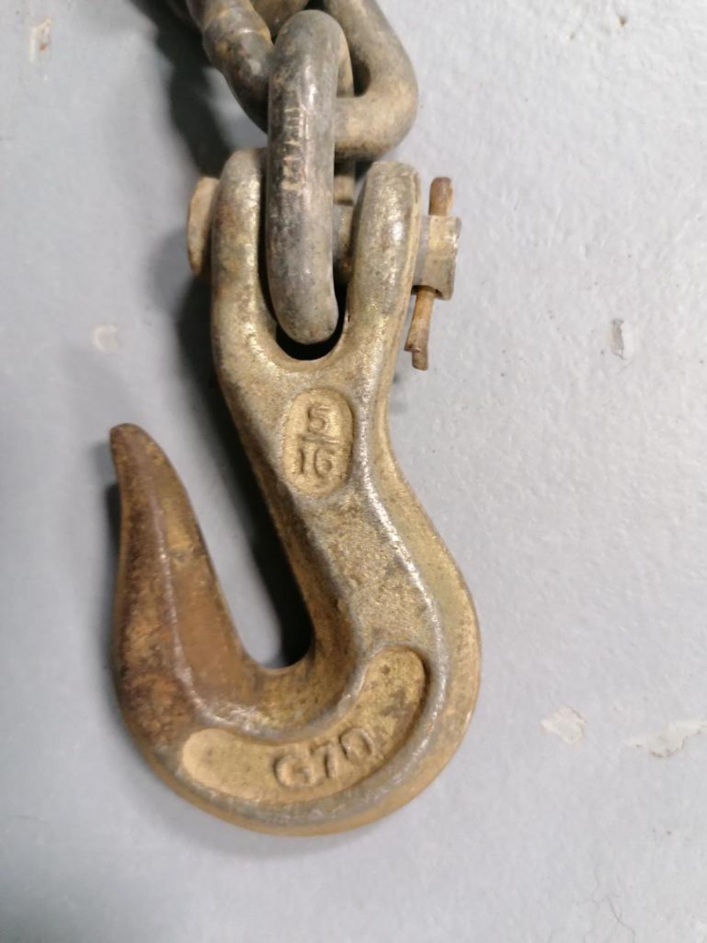 (5) 3/8" x 3' Chains with Hooks. Located in Mt. Pleasant, IA. - Image 8 of 10