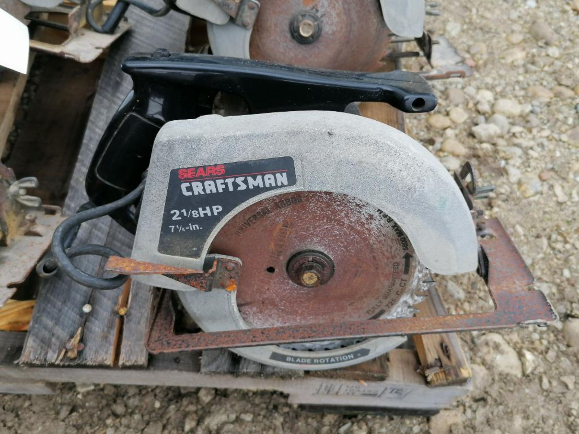 (5) Craftsman 2 1/8 HP, 7 1/4 " Circular Saw. Located in Waukegan, IL. - Image 2 of 8