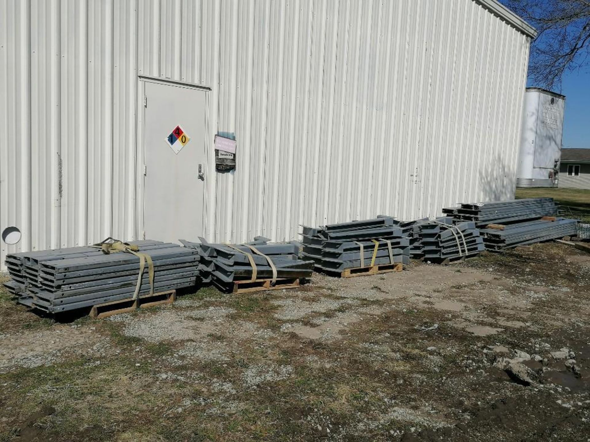 (20) 15' x 9 1/2" x 4" Upright Cantilever Rack, (40) 5' 1" Legs, (50) 4' Arms & (3) Buckets of