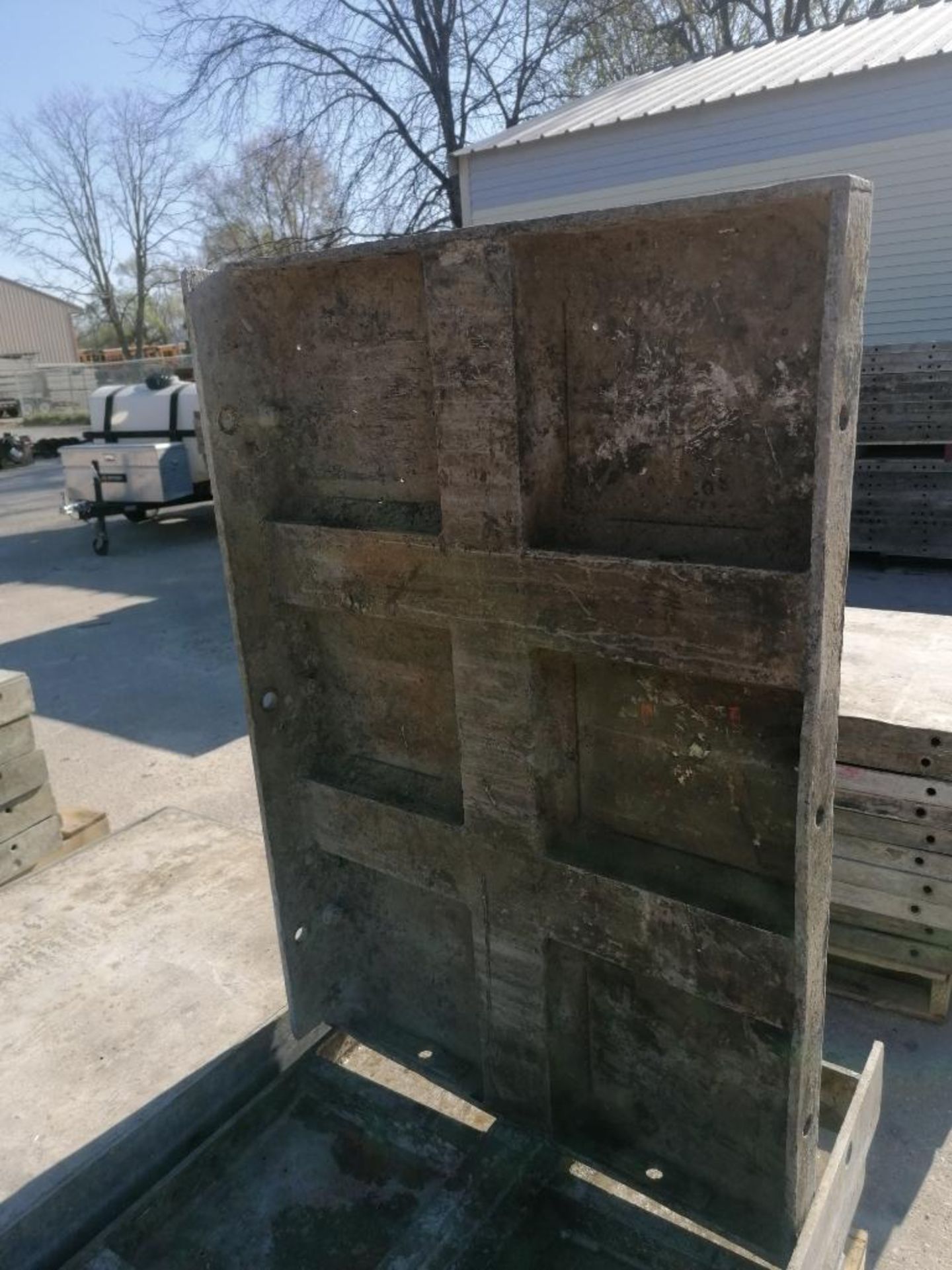 (20) 3' x 2' with 2" Ledge Wall-Ties Smooth Aluminum Concrete Forms 6-12 Hole Pattern. Located in - Bild 9 aus 9