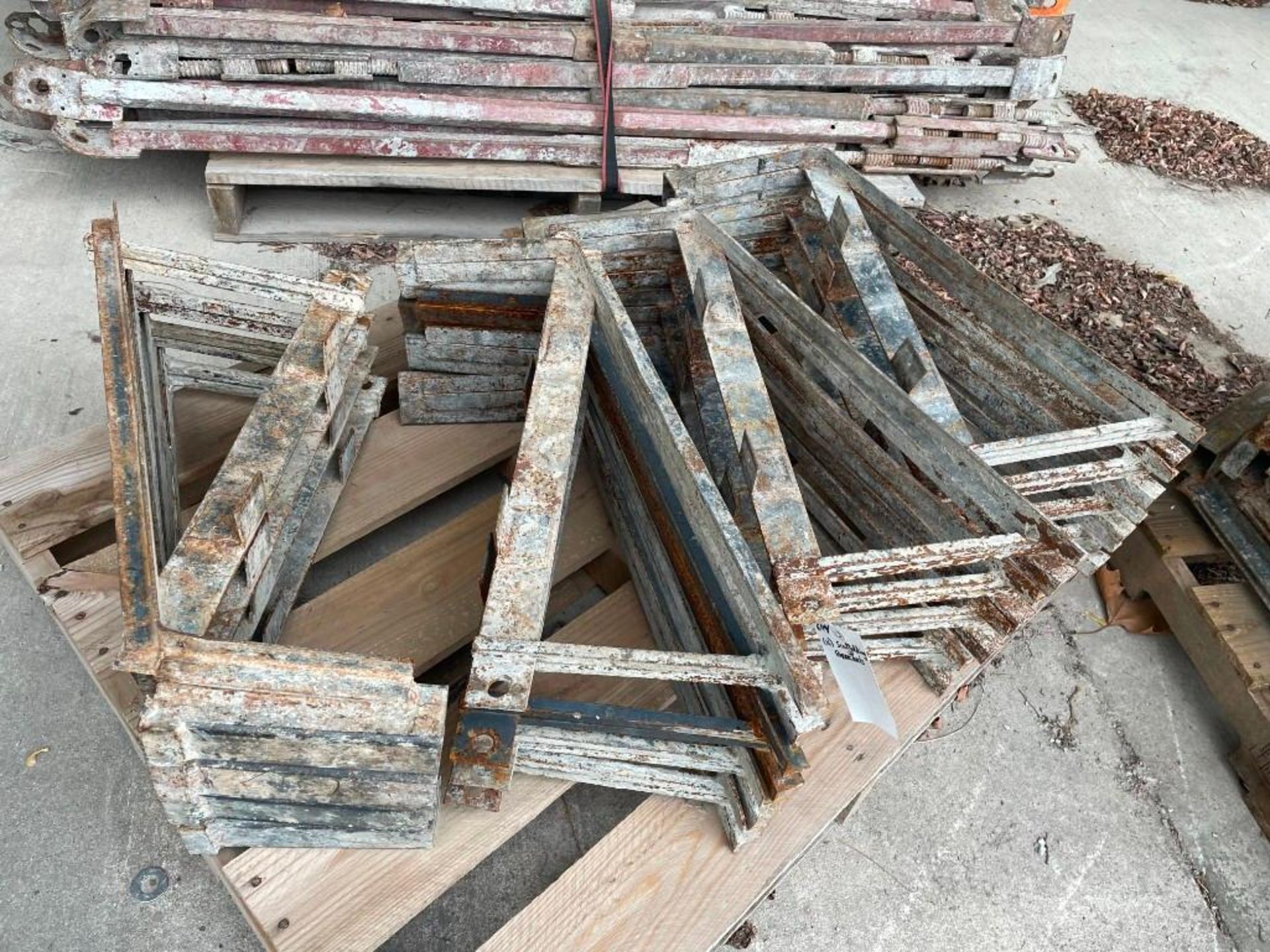 (16) Scaffolding Brackets. Located in Mt. Pleasant, IA.