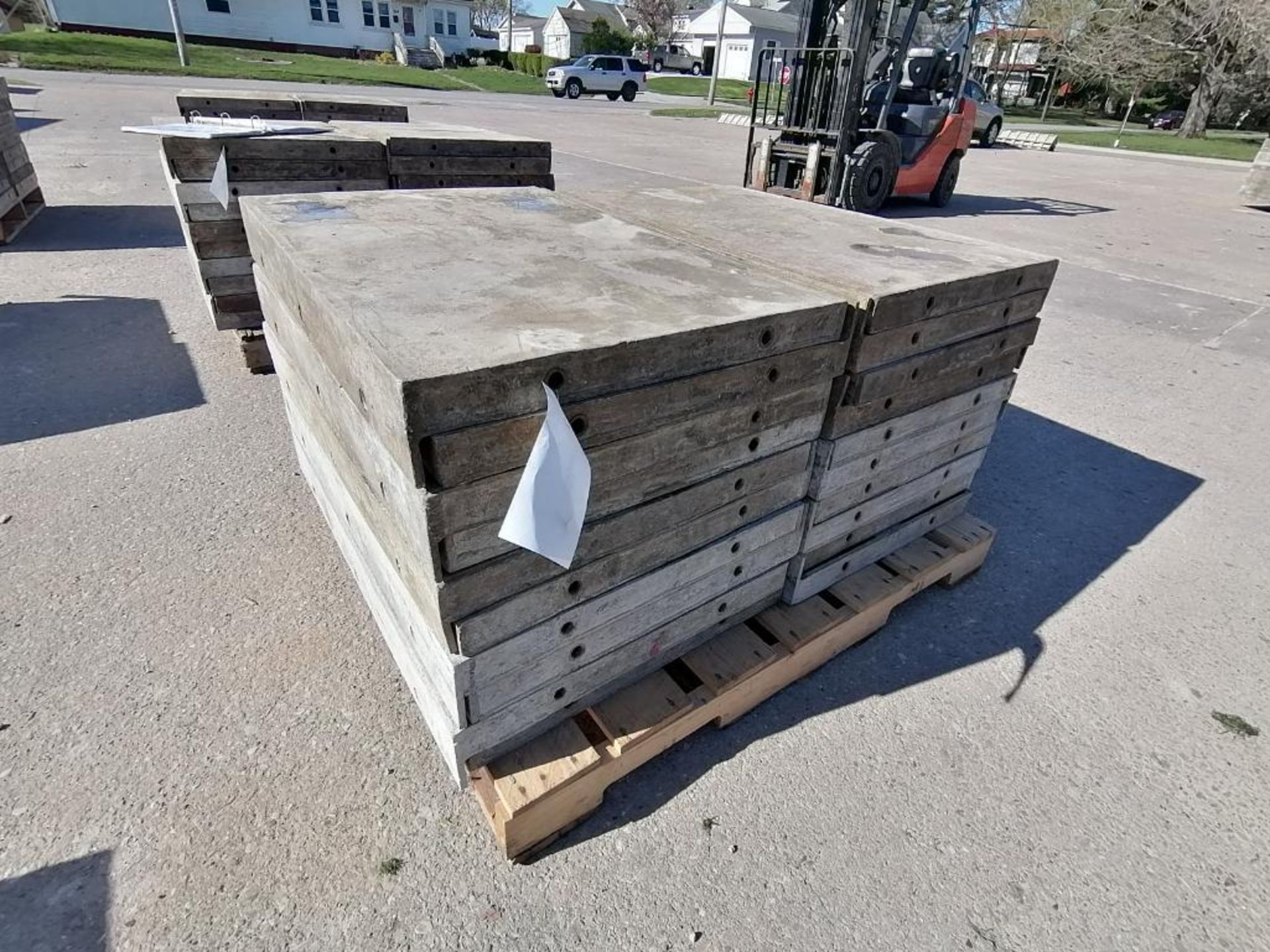 (20) 3' x 2' with 2" Ledge Wall-Ties Smooth Aluminum Concrete Forms 6-12 Hole Pattern. Located in