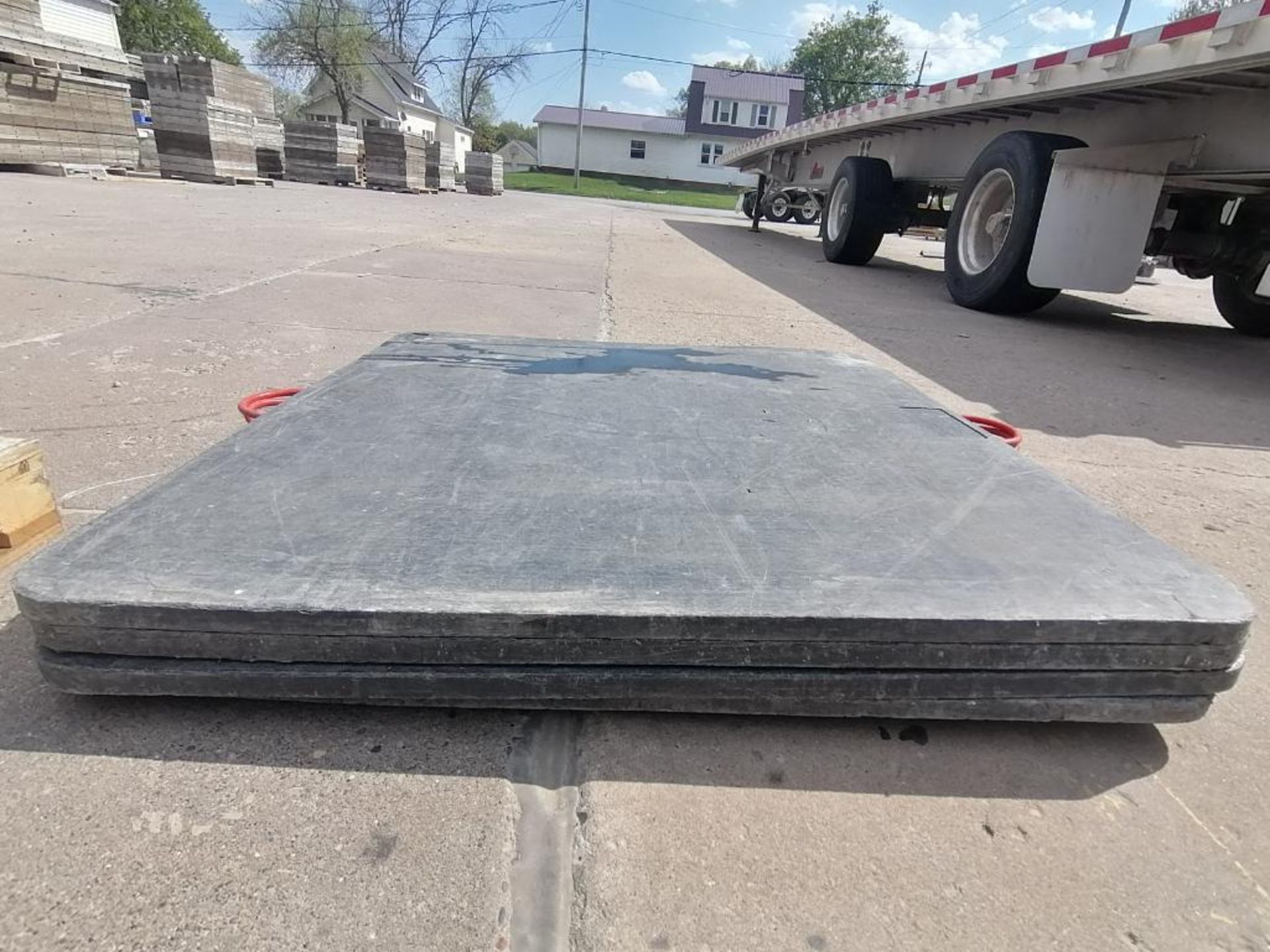 (4) 4' x 4' x 1" Outrigger Pads. Located in Mt. Pleasant, IA. - Image 3 of 4