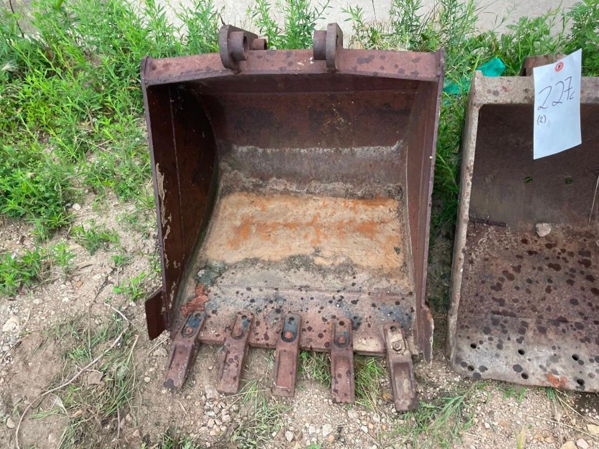 (1) 24" & (1) 16" Mini Excavator Bucket. Located in Lake Crystal, MN. - Image 4 of 6