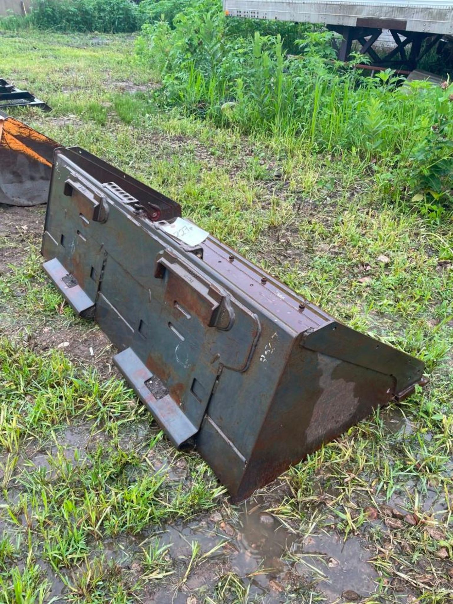 (1) 67" Bucket Attachment for Skid Steer. Located in Lake Crystal, MN. - Image 2 of 6