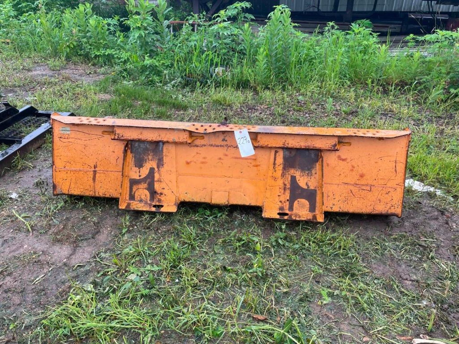 (1) 81" Bucket Attachment for Skid Steer. Located in Lake Crystal, MN. - Image 4 of 5