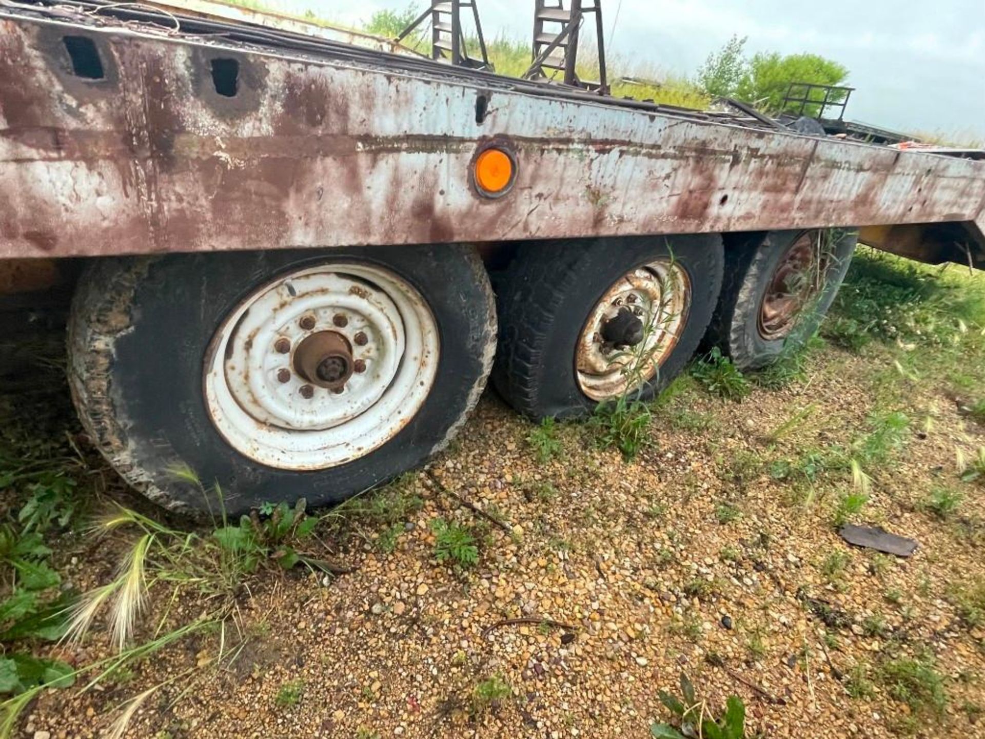 (1) 8' x 25' Trailer, VIN #IA21405. Located in Lake Crystal, MN. - Image 5 of 10