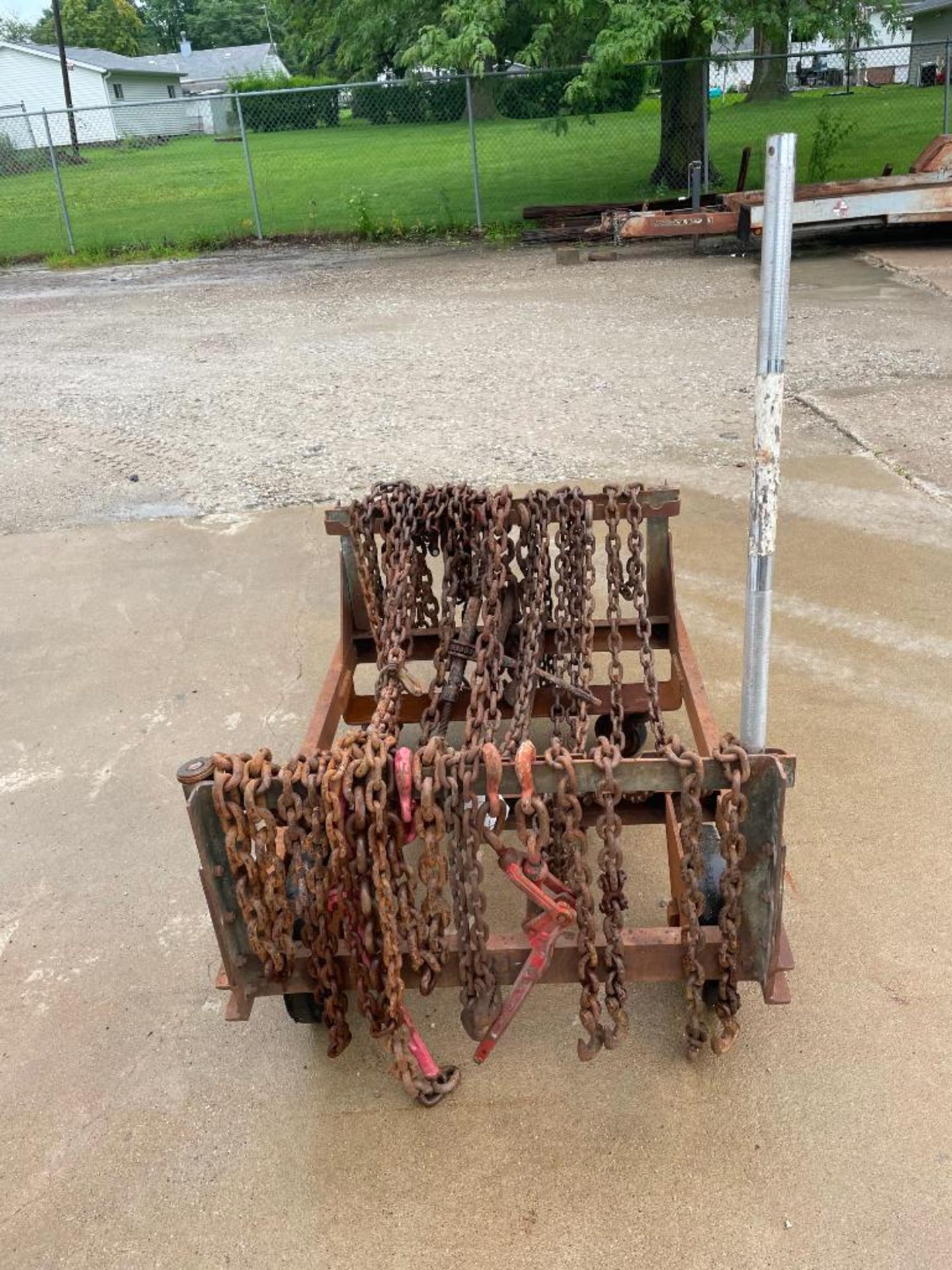 (1) Cart with Chains. Located in Mt. Pleasant, IA. - Image 3 of 7