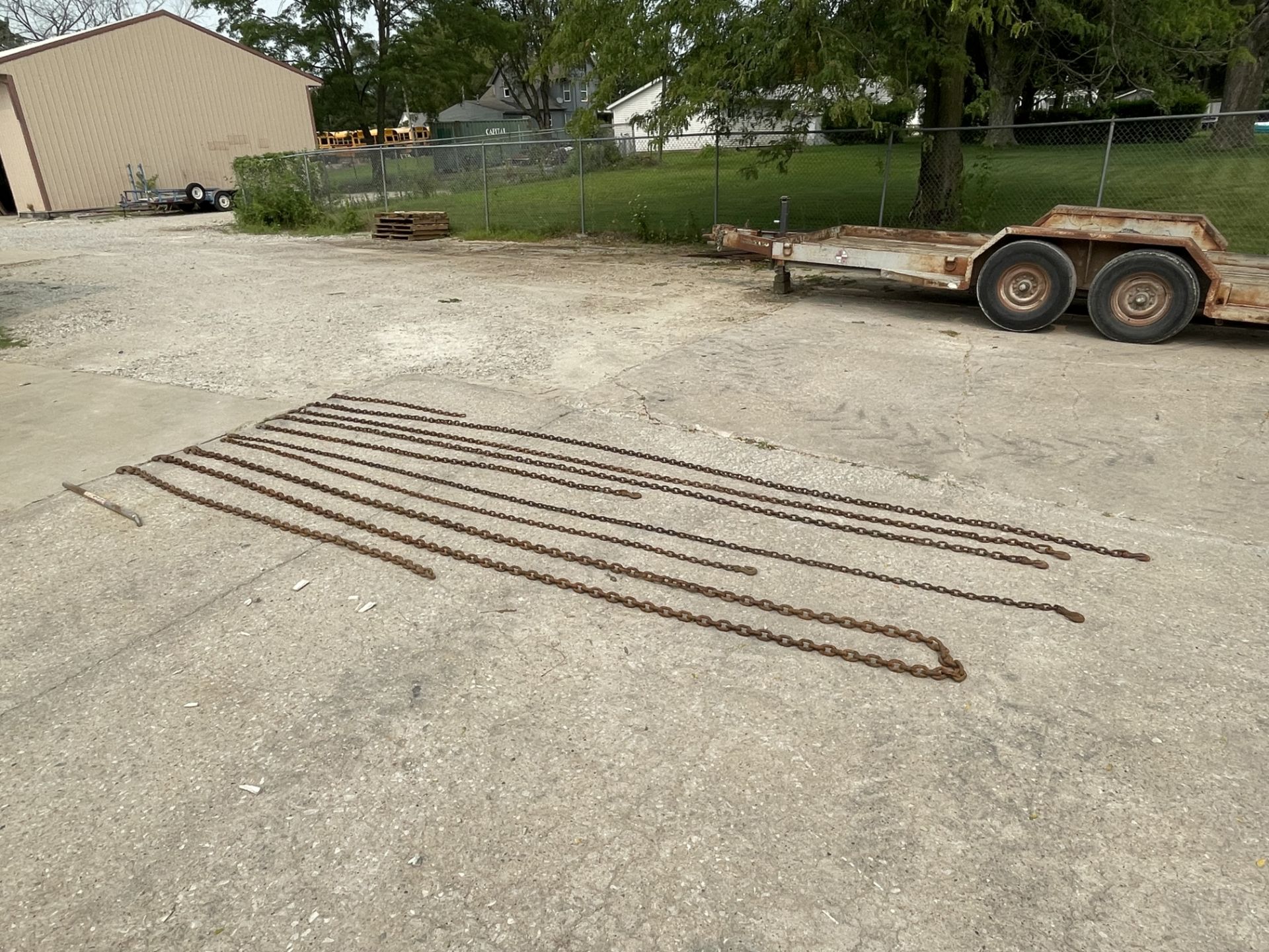 (1) Cart with Chains. Located in Mt. Pleasant, IA. - Image 4 of 7