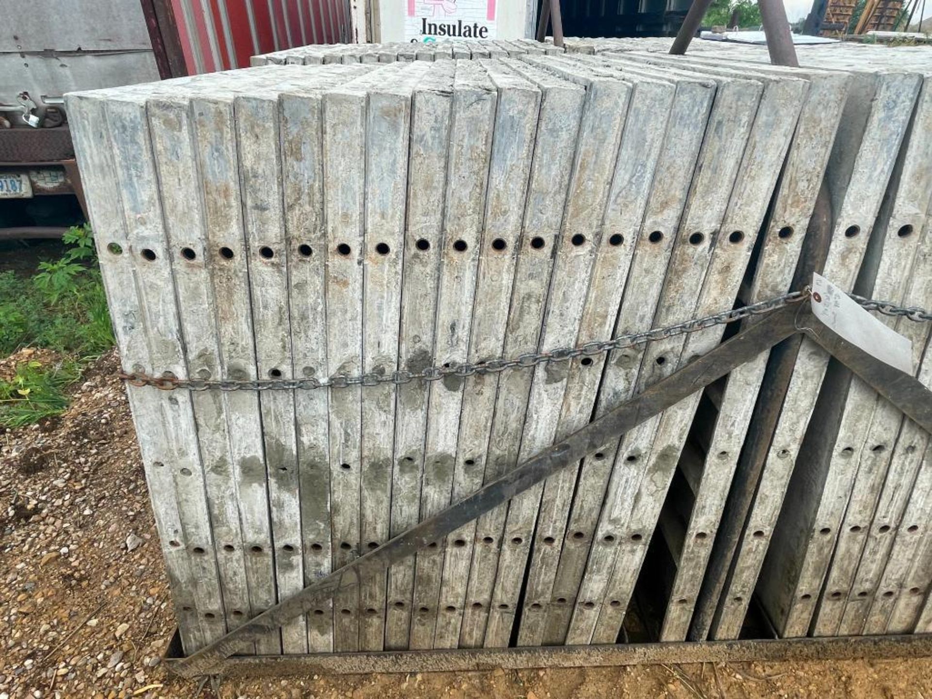 (36) 3' x 4' Wall-Ties Smooth Aluminum Concrete Forms 8" Hole Pattern, Basket is included. Located i - Image 6 of 7