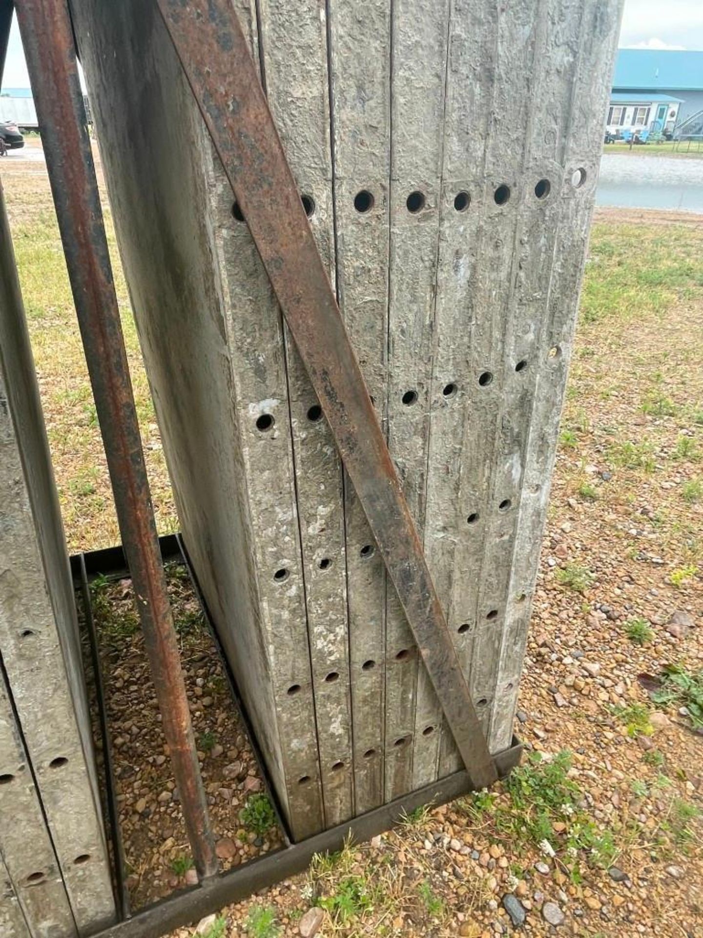 (16) 3' x 8' Wall-Ties Smooth Aluminum Concrete Forms 8" Hole Pattern, Basket is included. Located i - Image 9 of 9