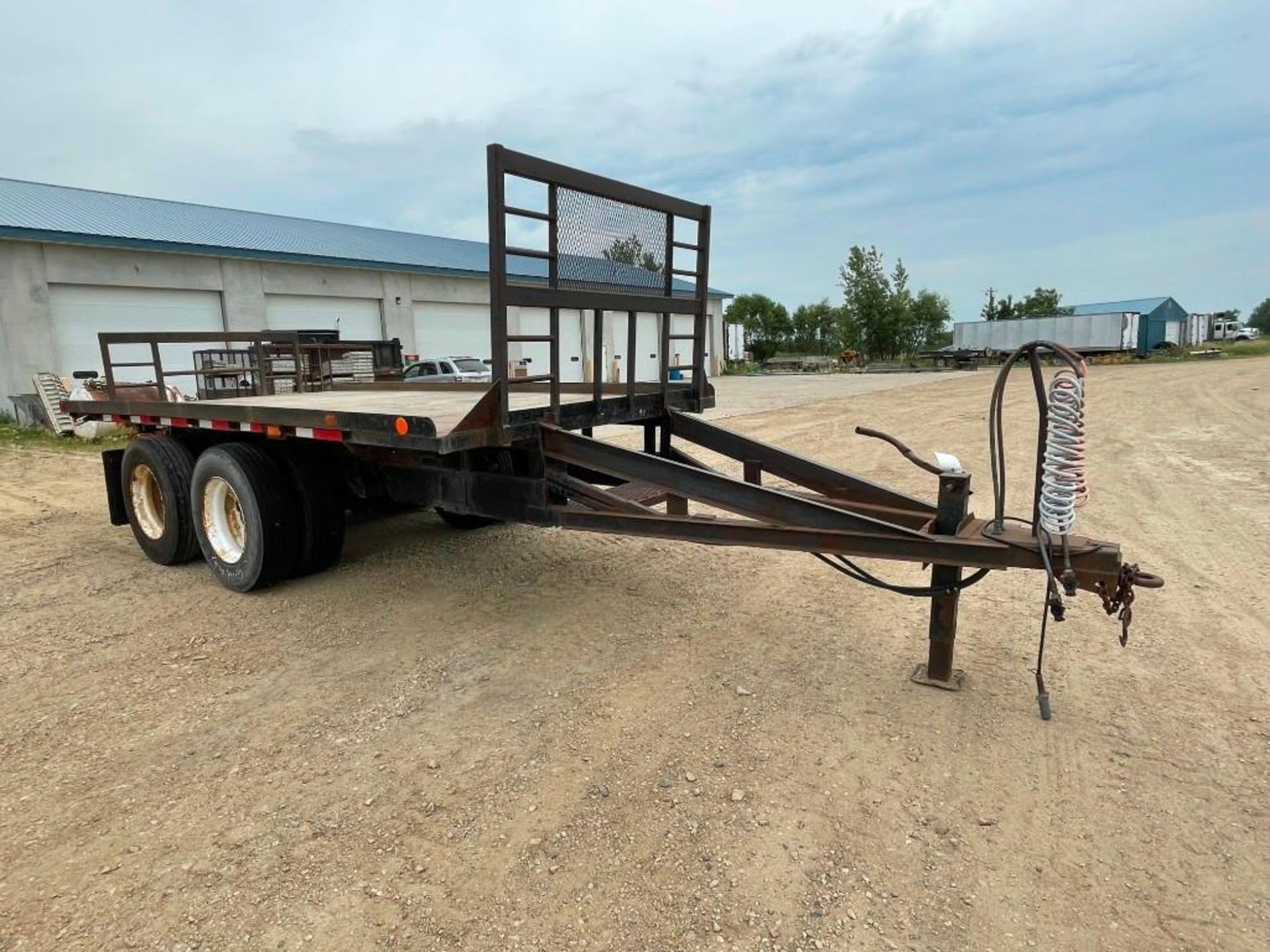 (1) 1998 16' x 8' 6" Concrete Form Trailer, VIN #DPSMN972555, Serial #2804101. Located in Lake Cryst - Image 2 of 32